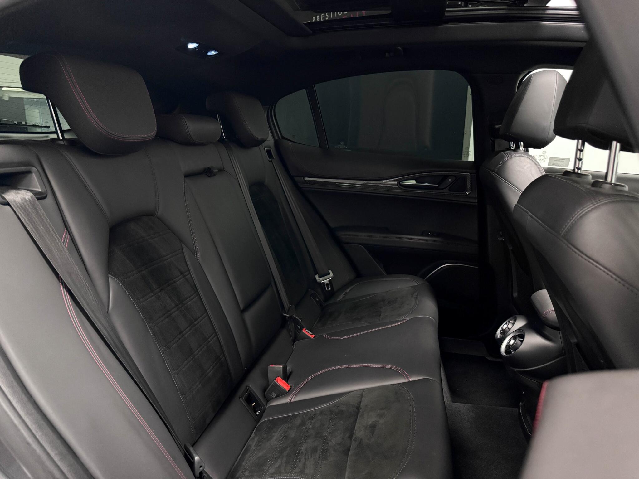Alfa Romeo Stelvio view 23