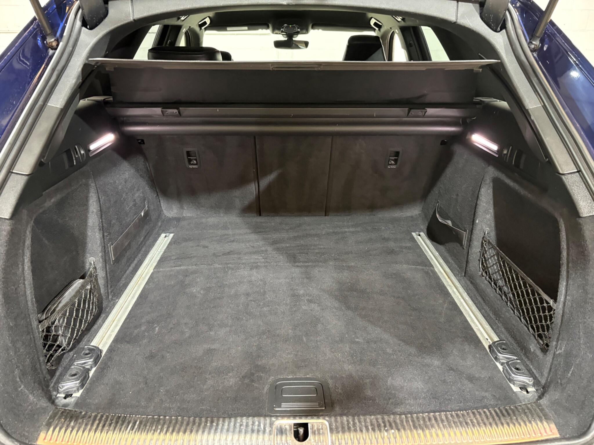 Audi RS4 Avant view 71