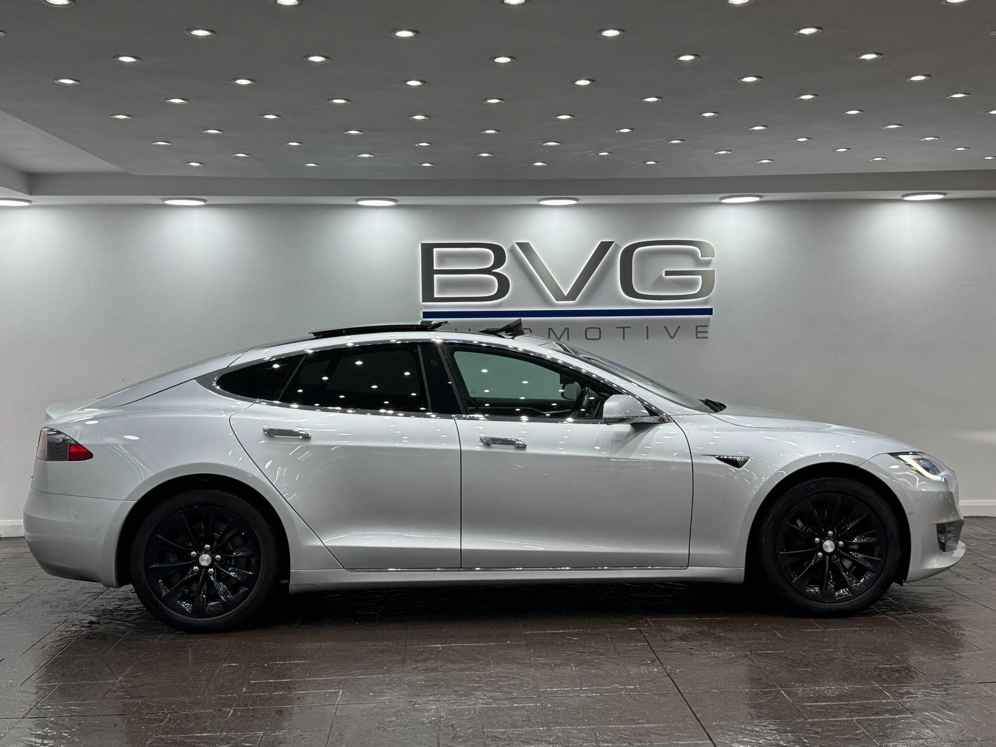 Tesla Model S view 15