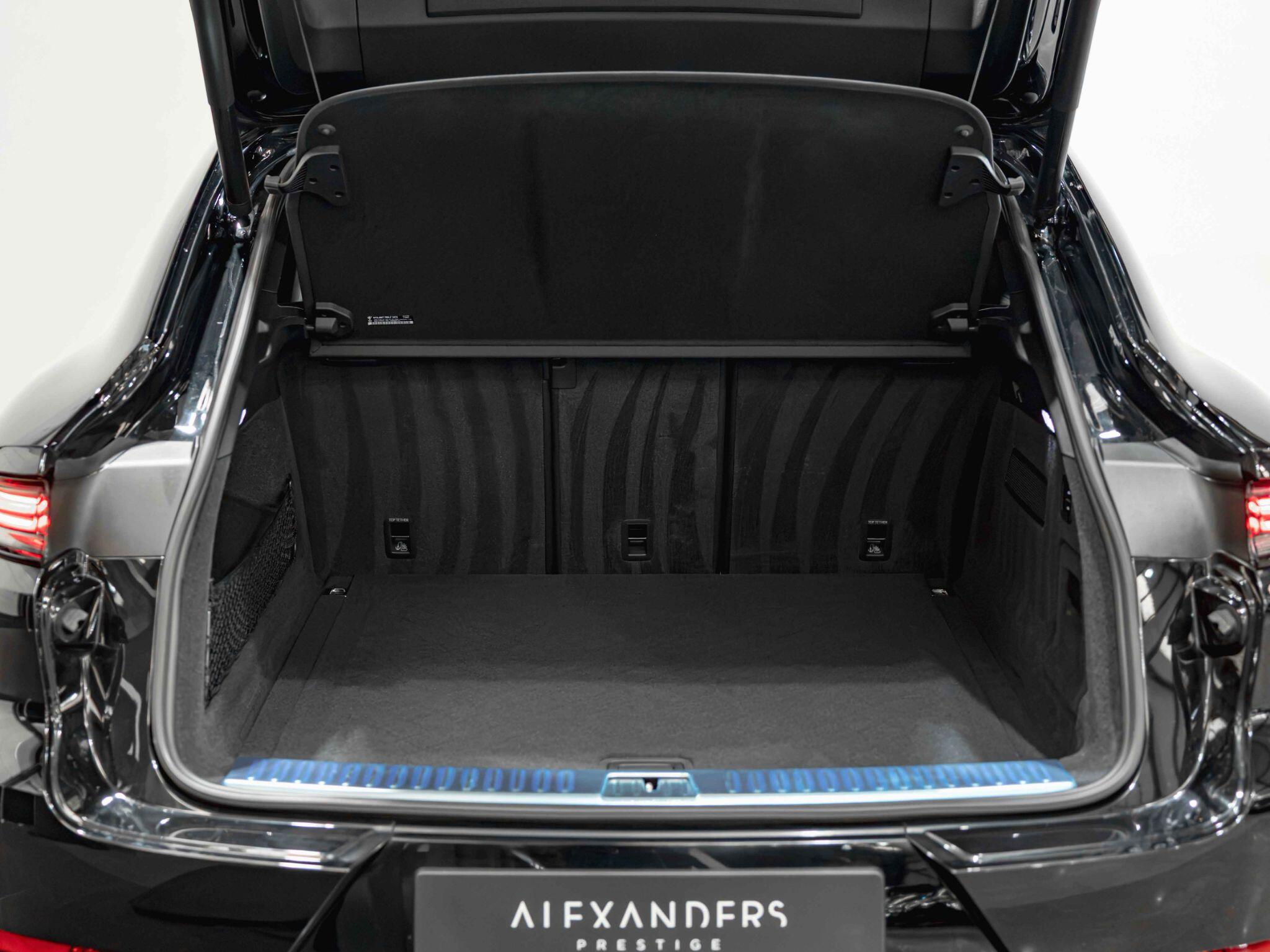 Porsche Cayenne view 28