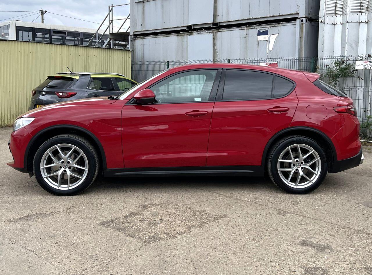 Alfa Romeo Stelvio view 8