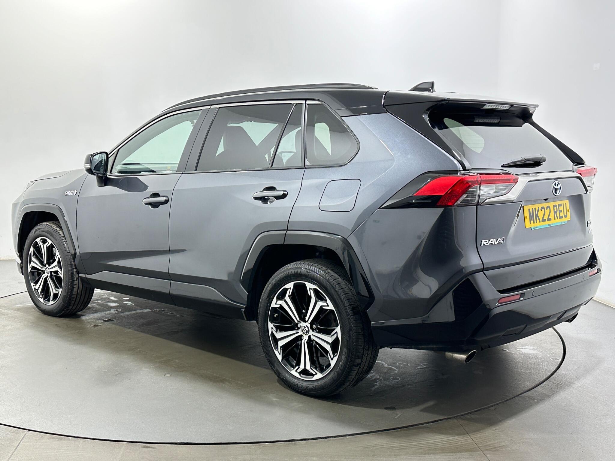 Toyota Rav4 view 6