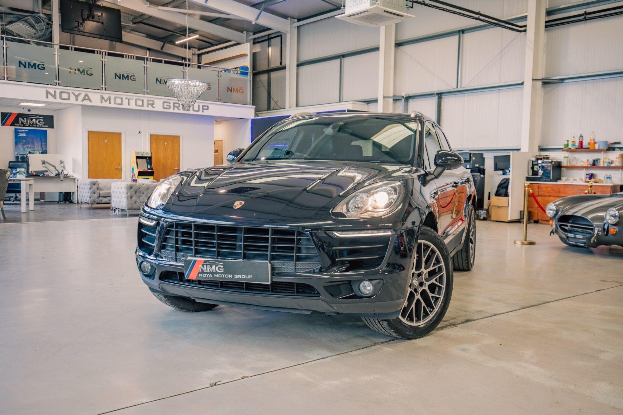 Porsche Macan view 4