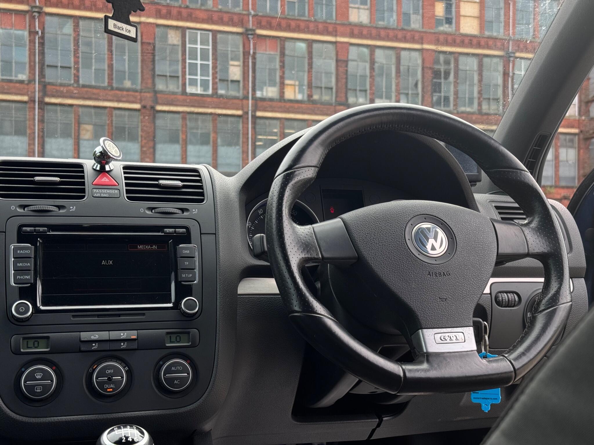 Volkswagen Golf view 15
