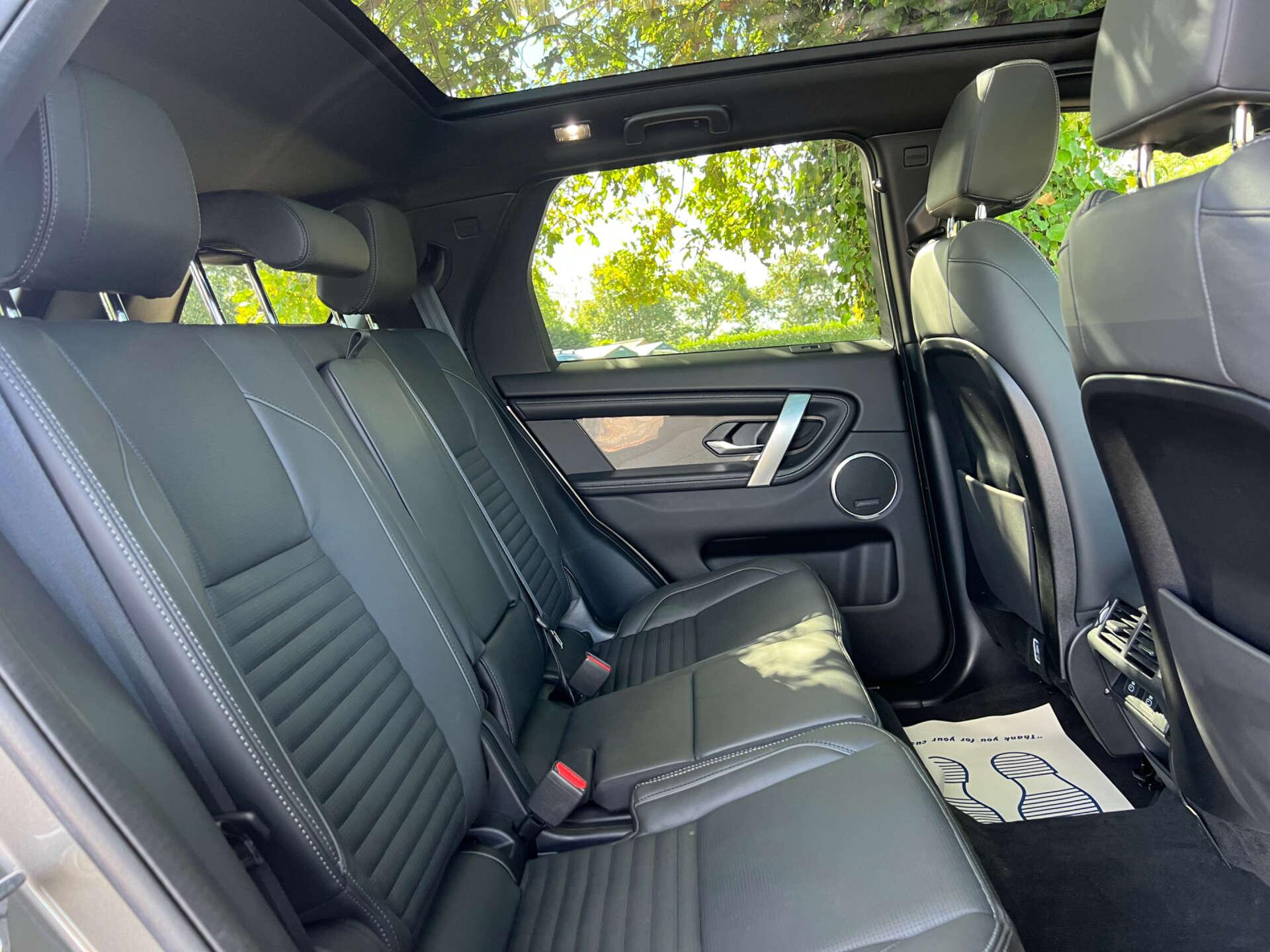 Land Rover Discovery Sport view 19