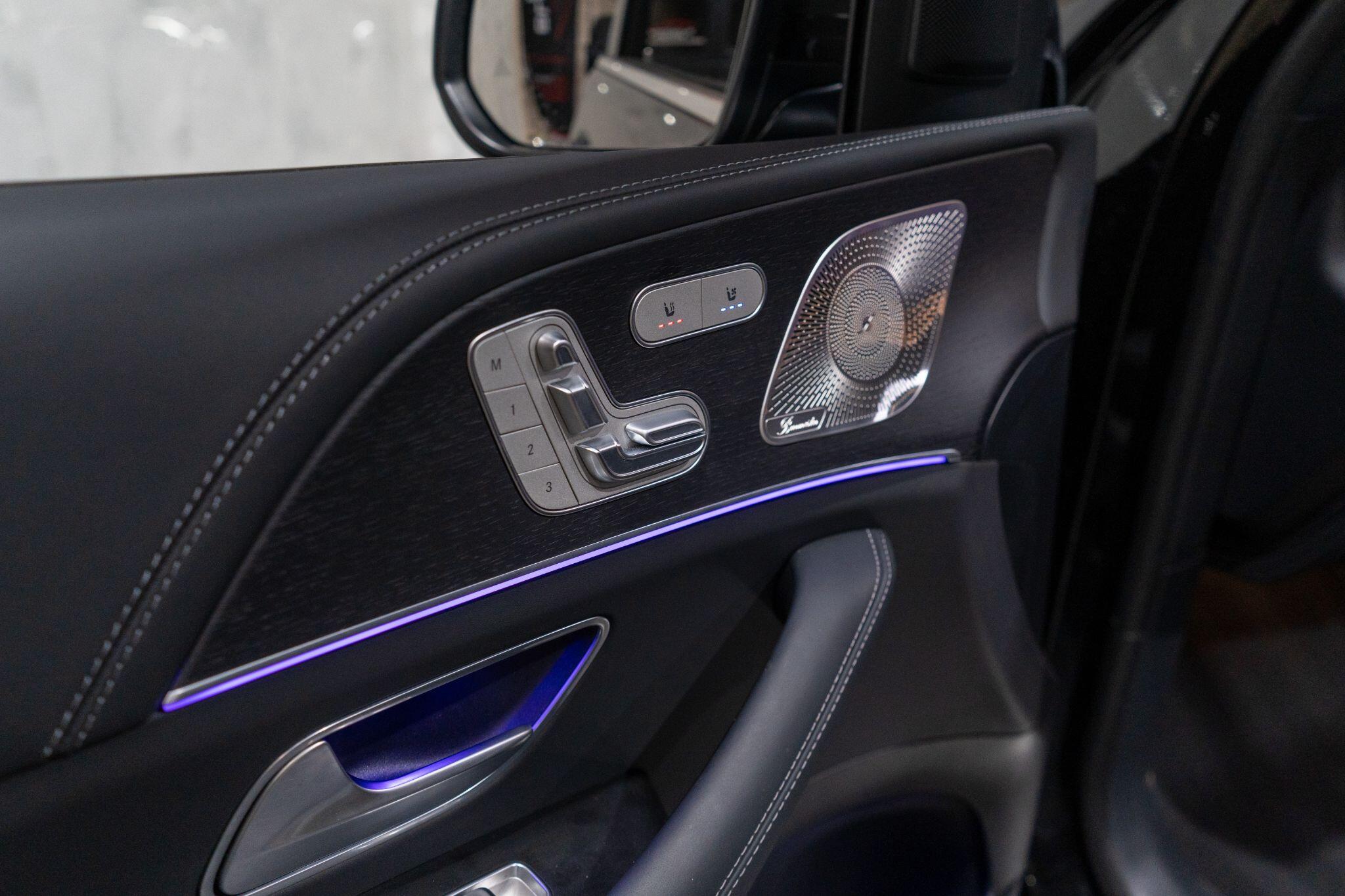 Mercedes-Benz GLS view 23