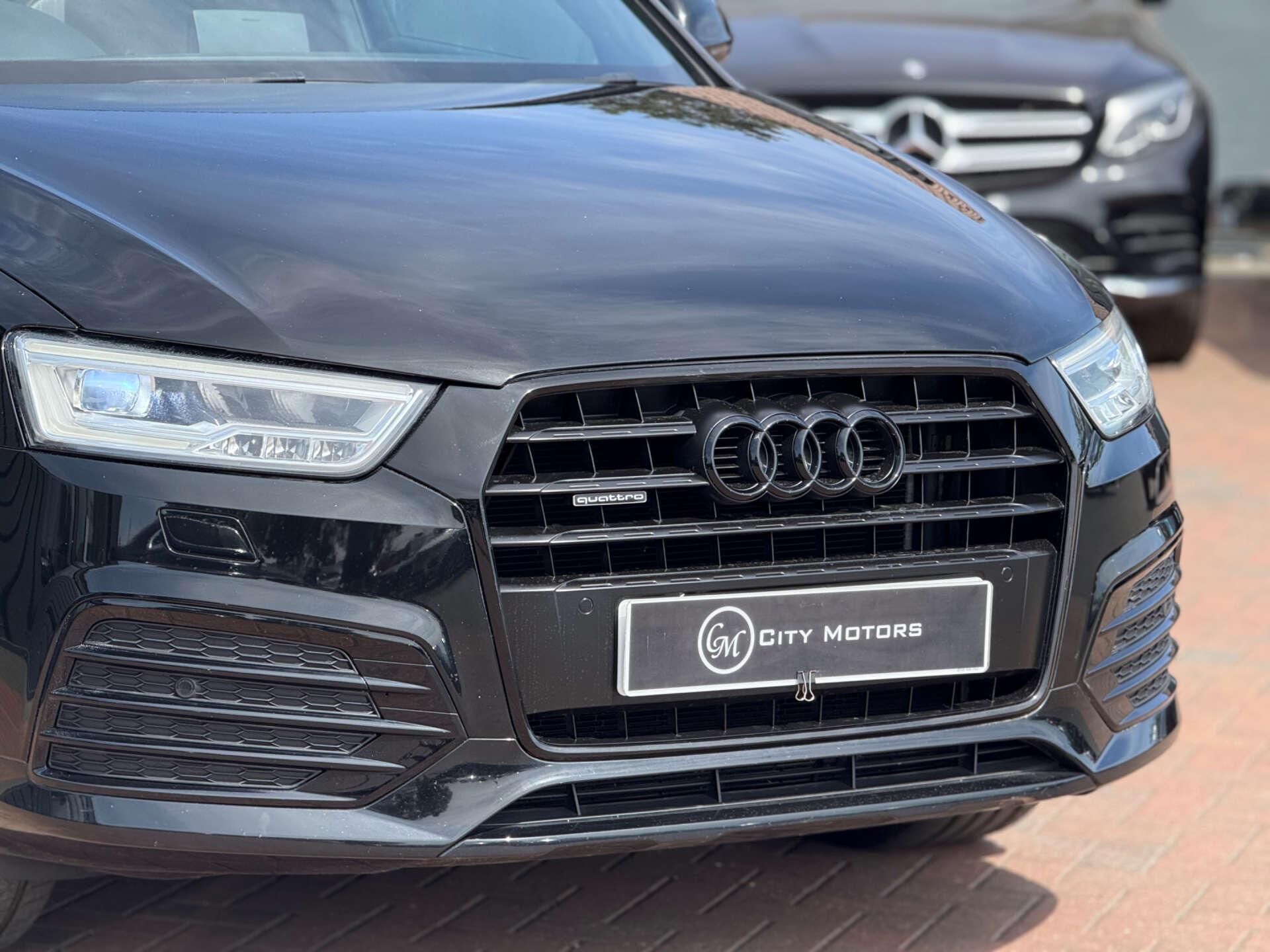 Audi Q3 view 13