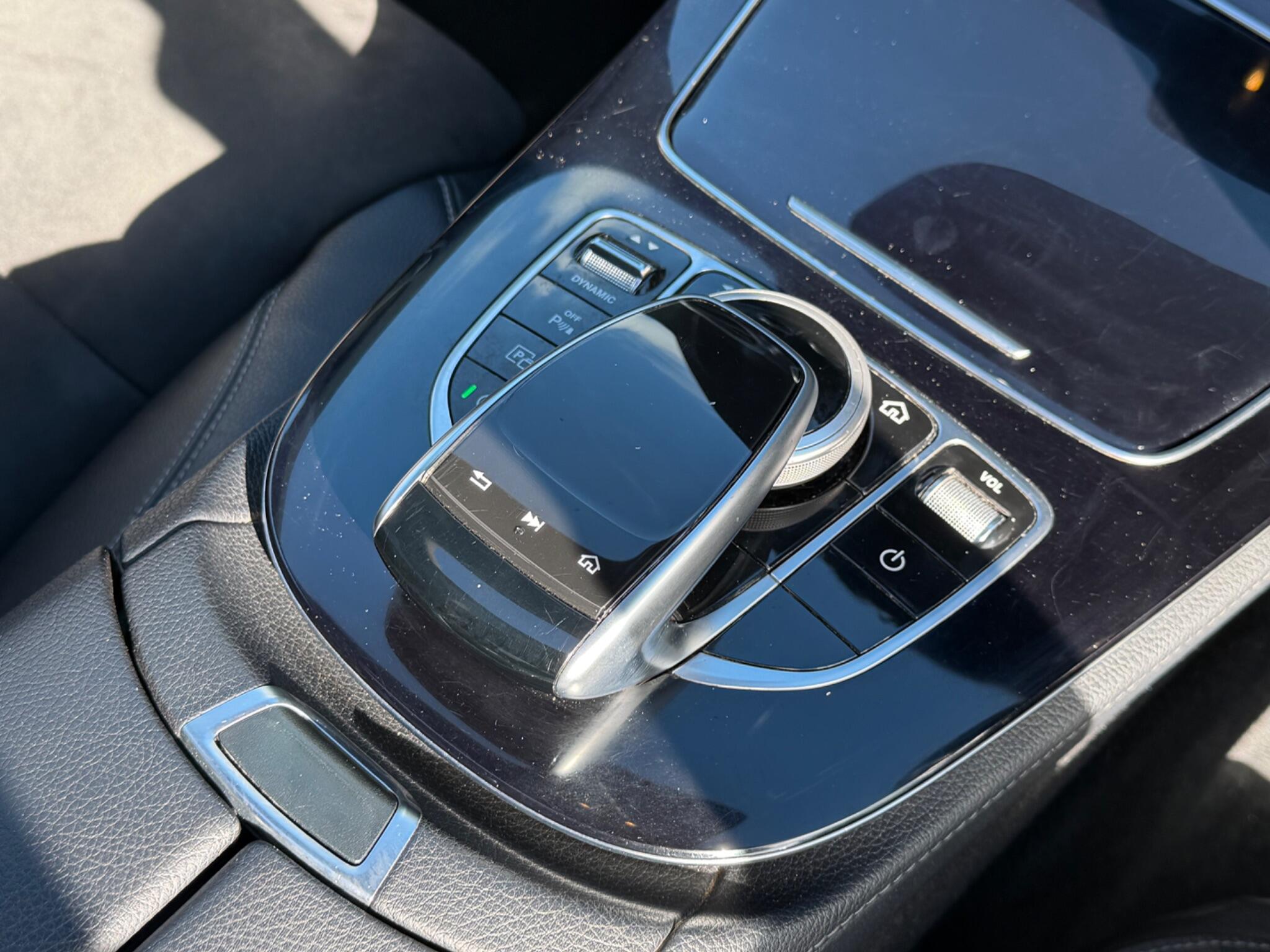Mercedes-Benz E-Class view 43
