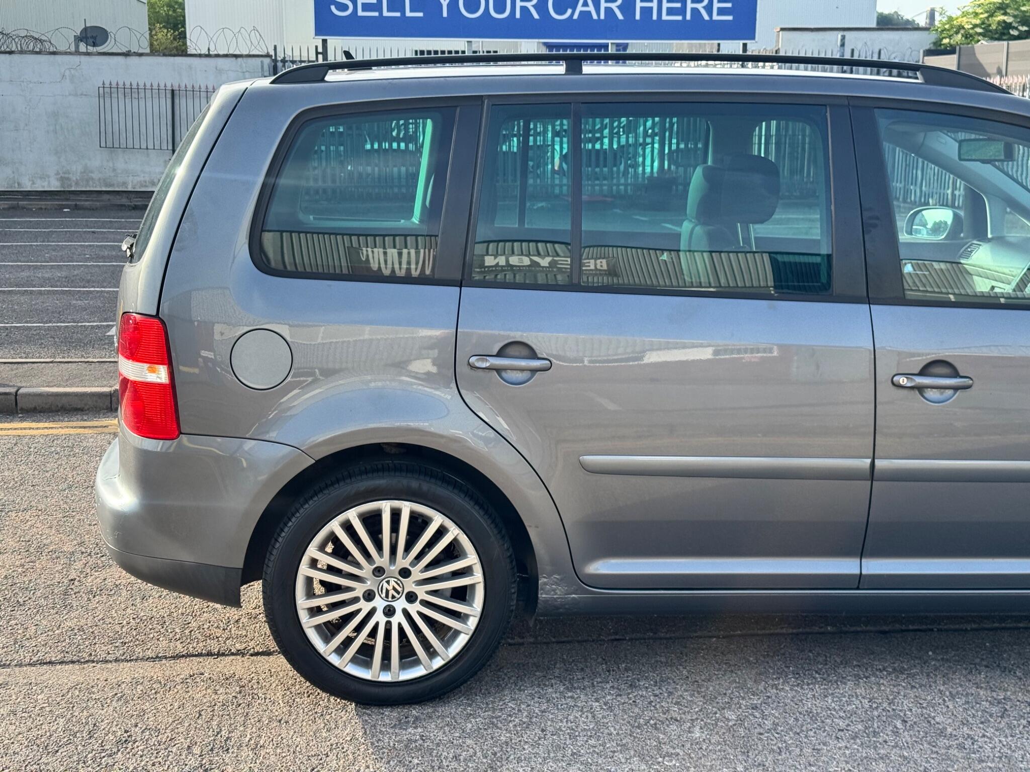 Volkswagen Touran view 53