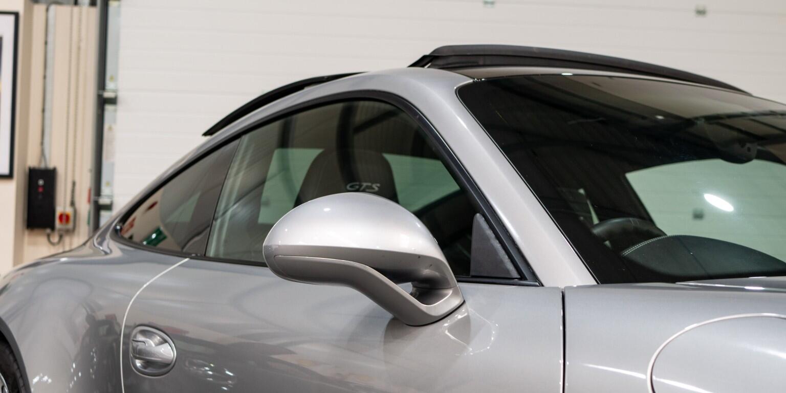 Porsche 911 view 50