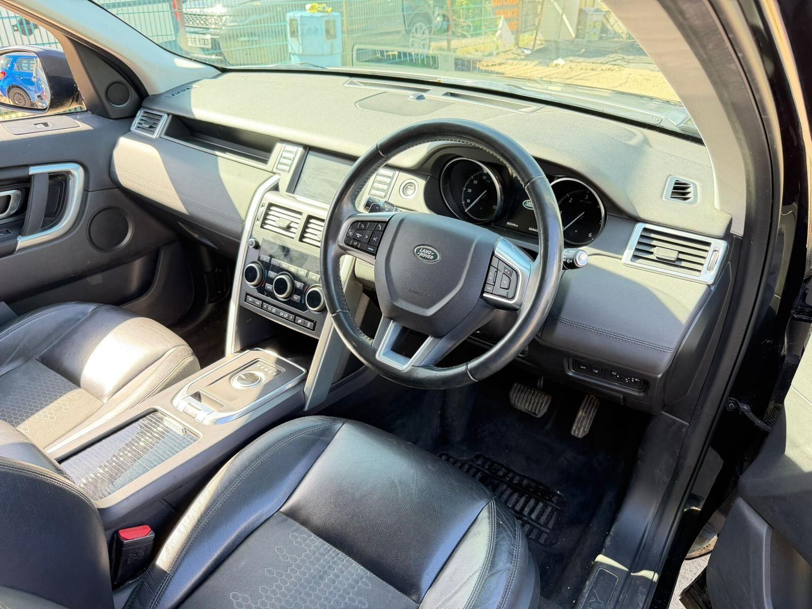 Land Rover Discovery Sport view 9
