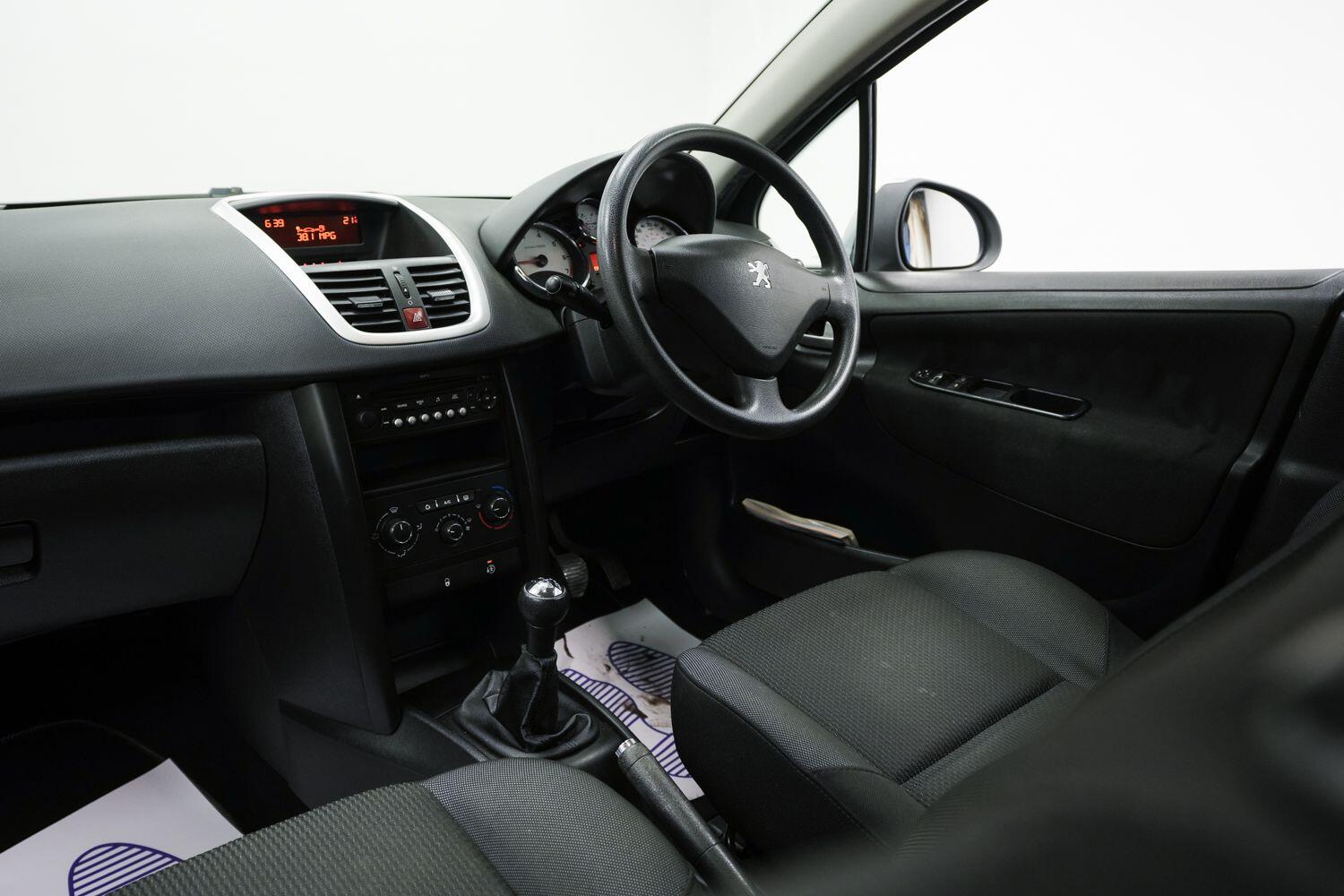 Peugeot 207 view 20