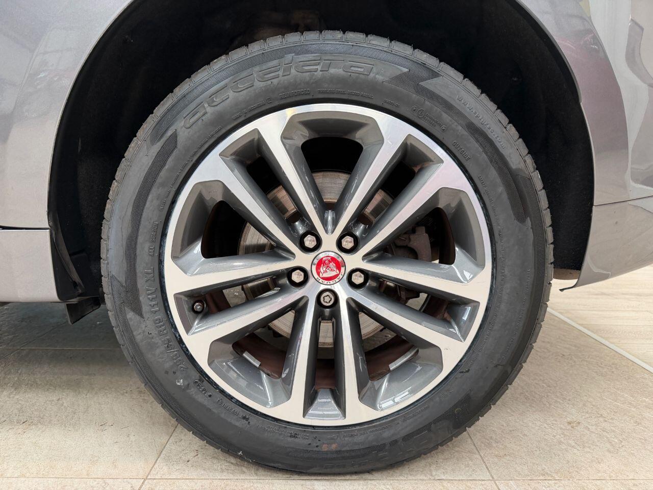 Jaguar F-Pace view 8
