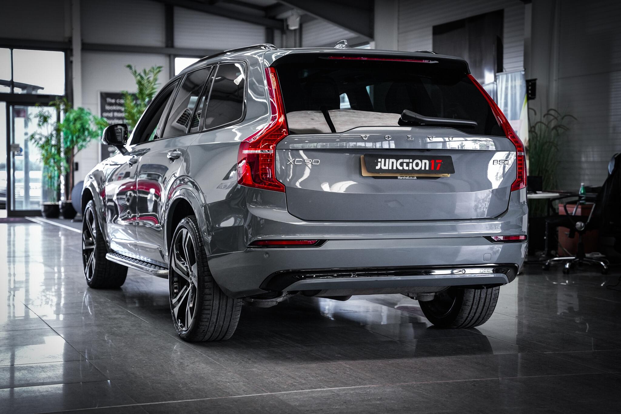 Volvo XC90 view 14