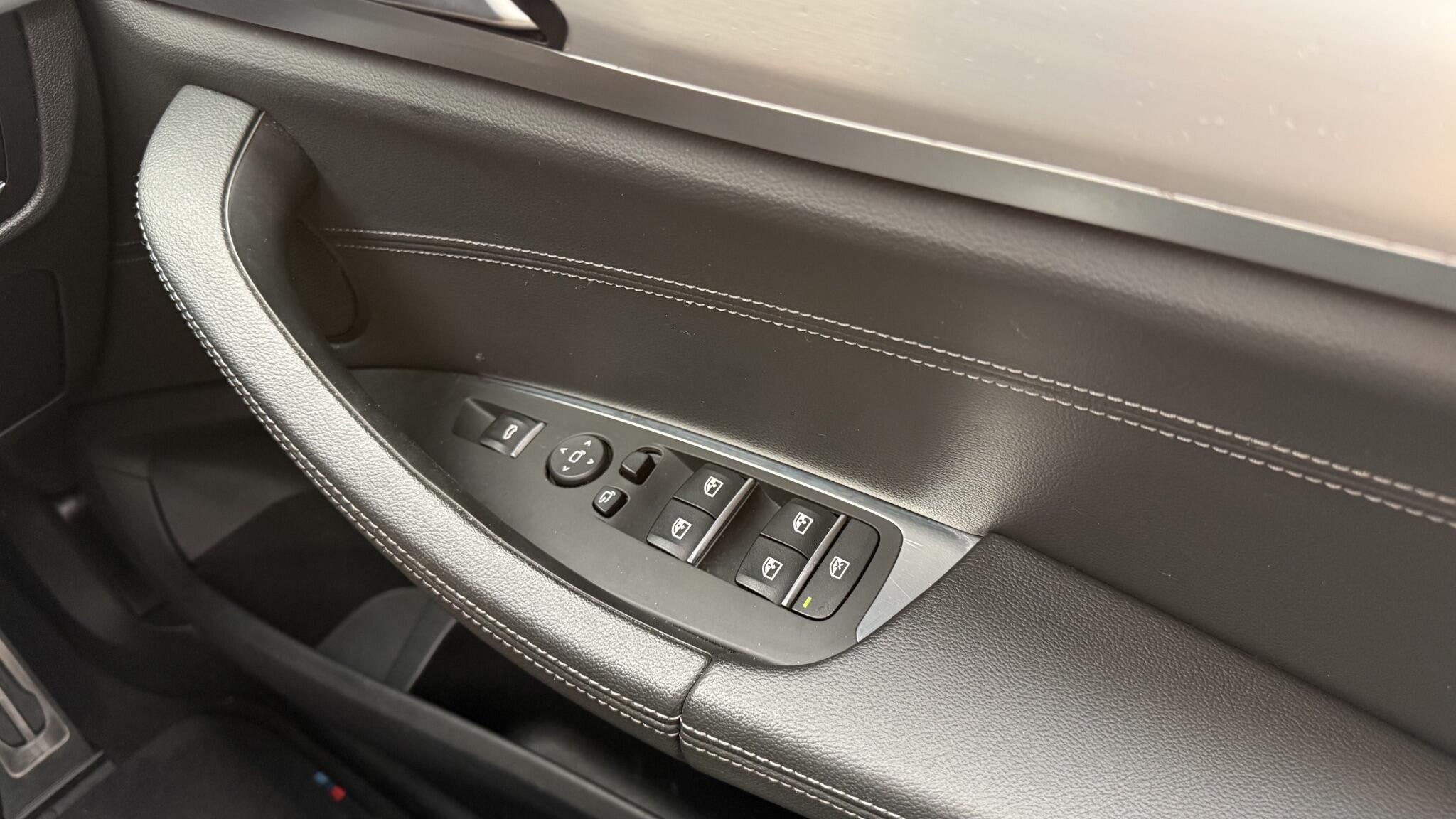 BMW X3 view 21