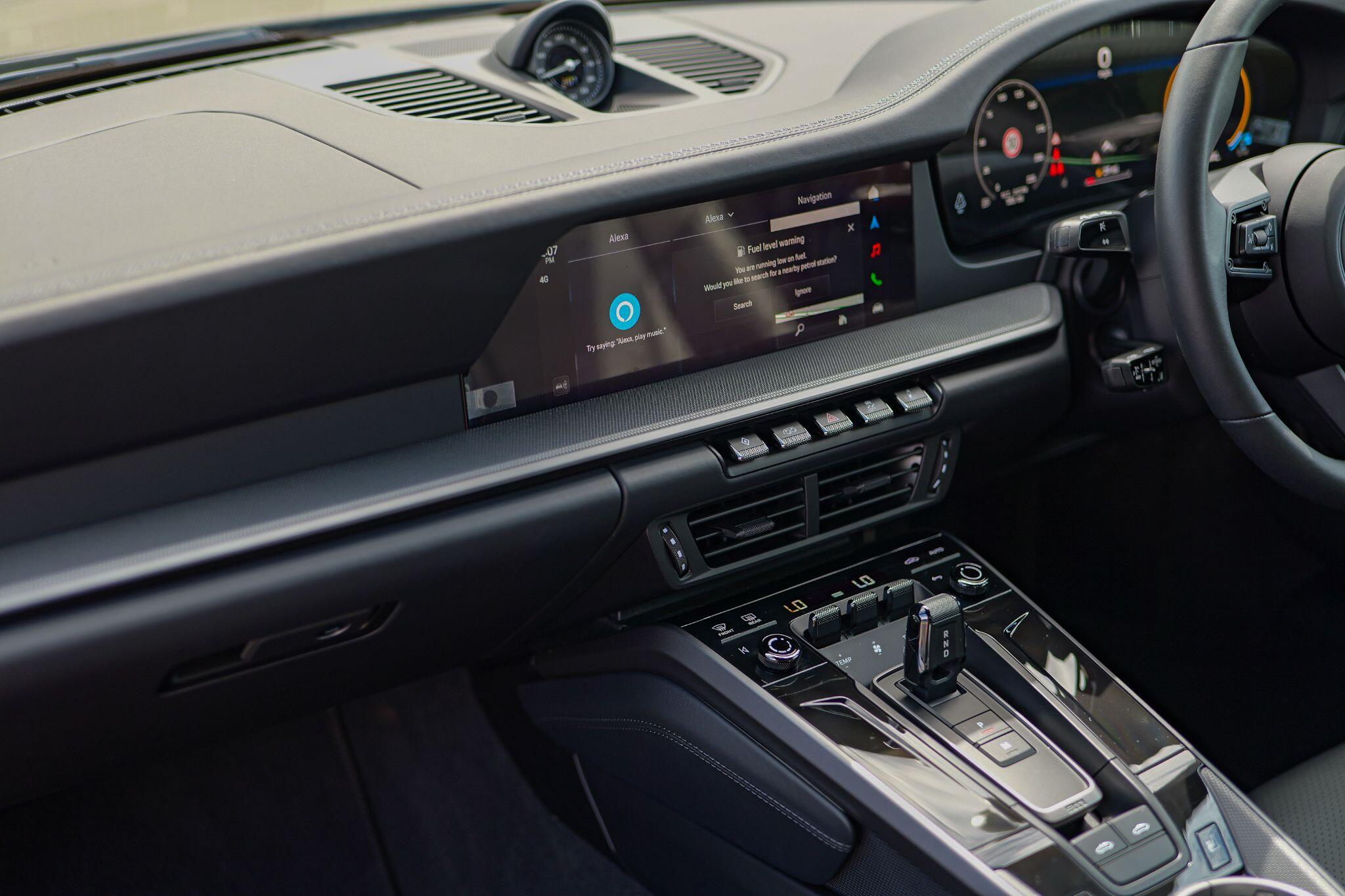 Porsche 911 view 21