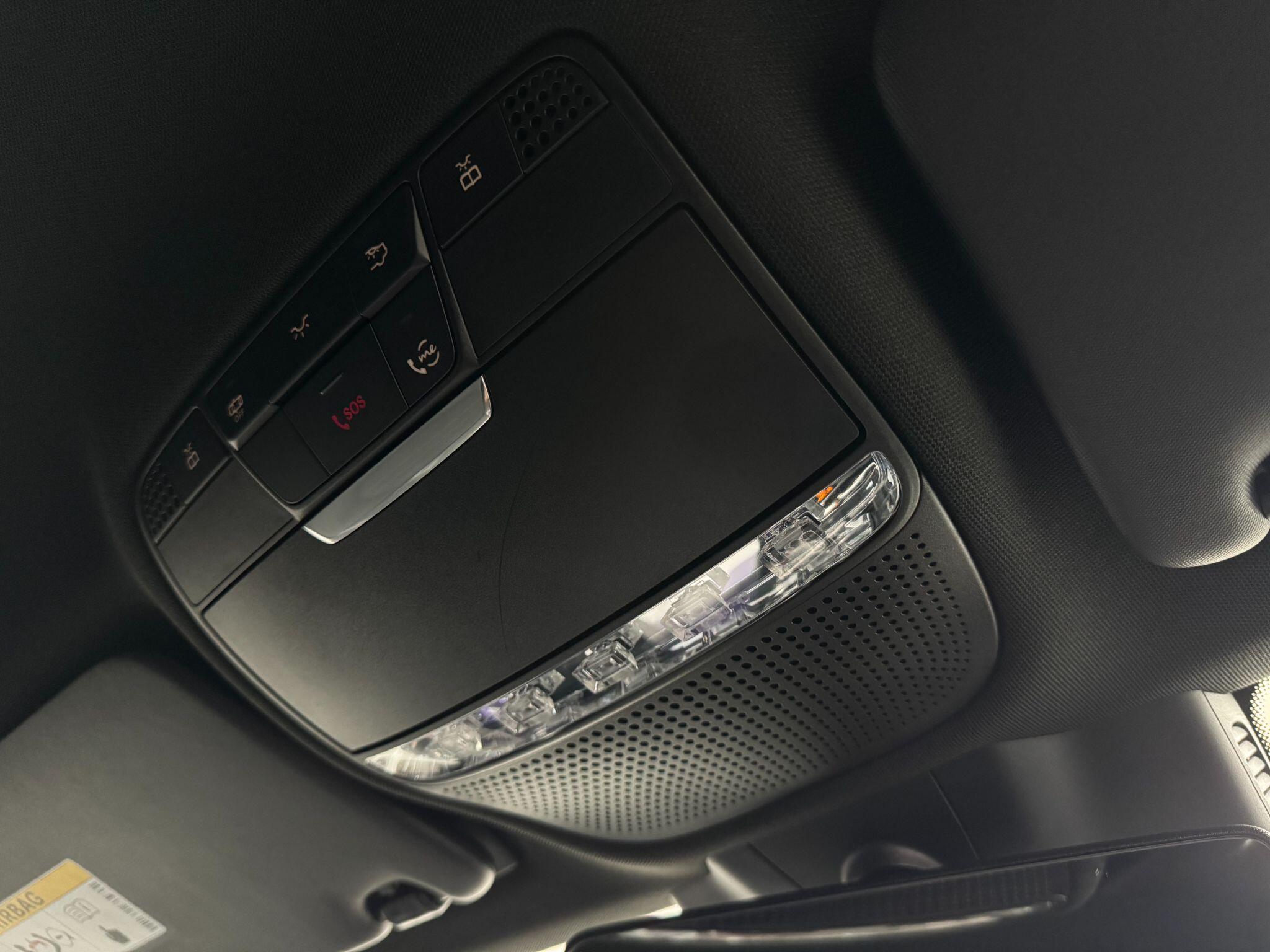Mercedes-Benz C-Class view 30