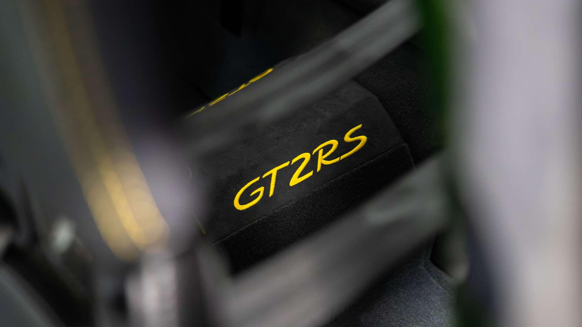 Porsche 911 view 28