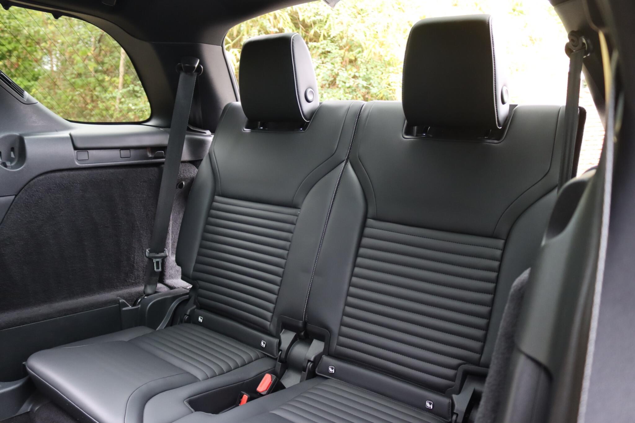 Land Rover Discovery view 17