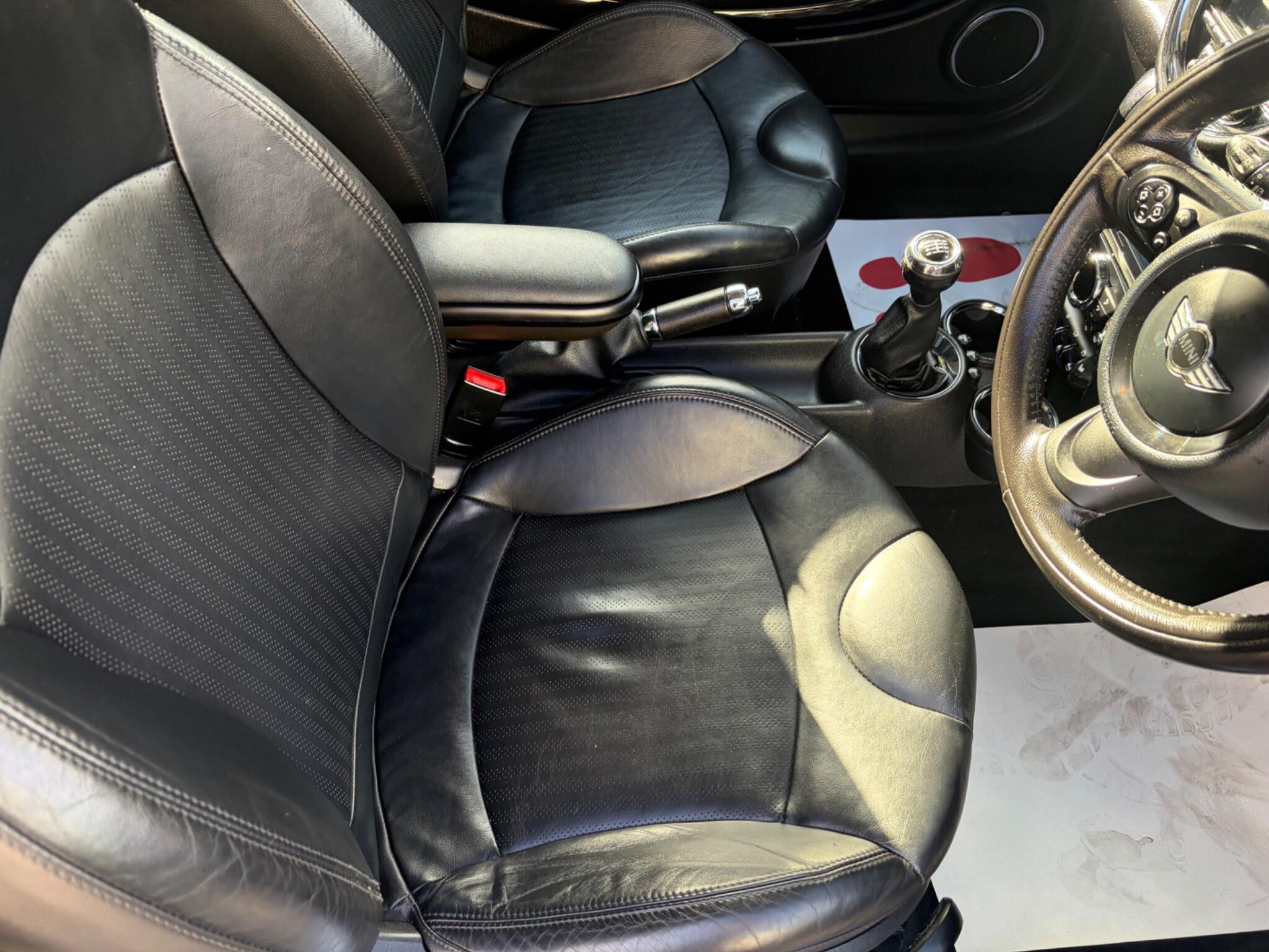Mini Hatch view 38