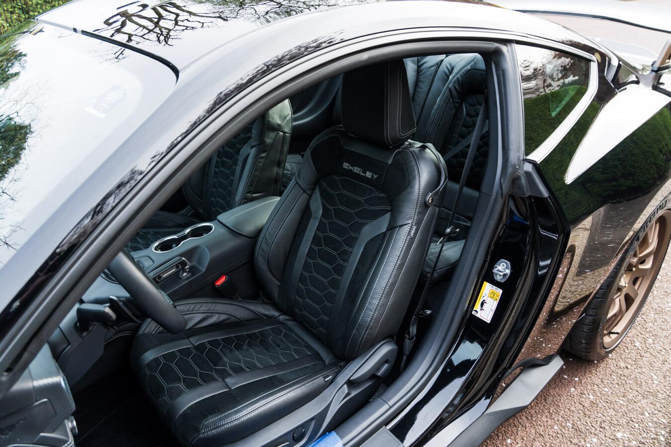 Ford Mustang view 31