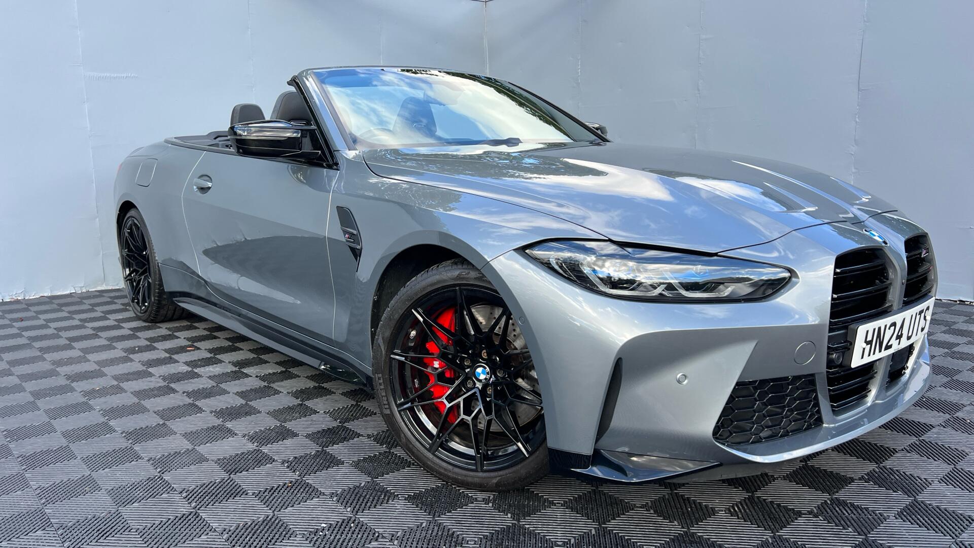 BMW M4 view 24