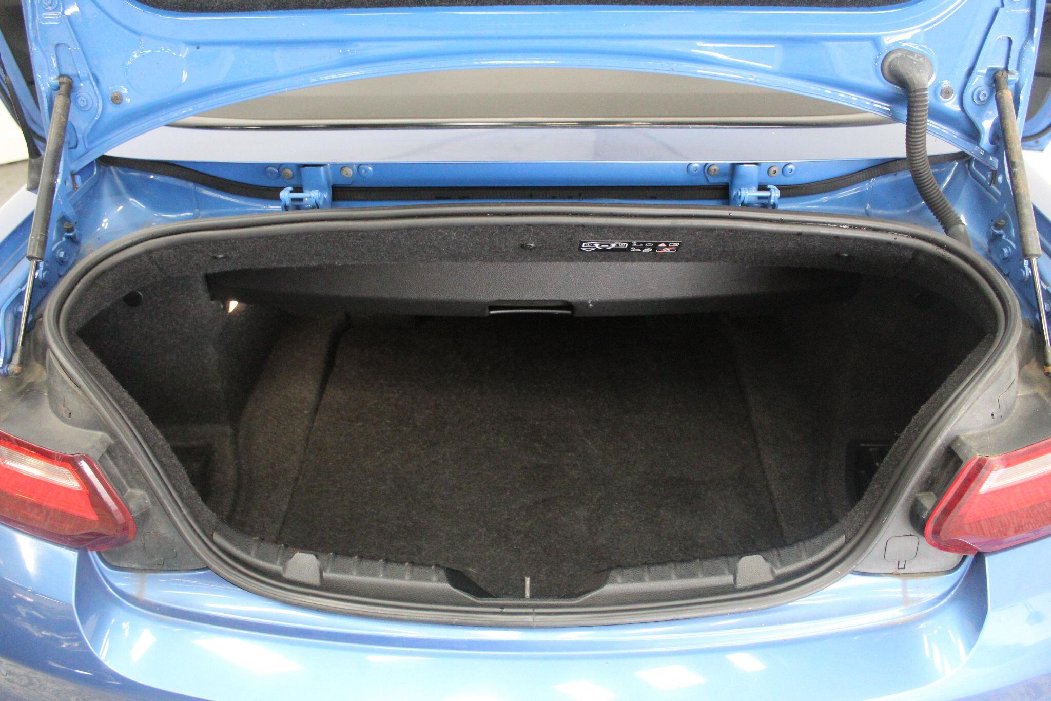 BMW 2 Series view 33
