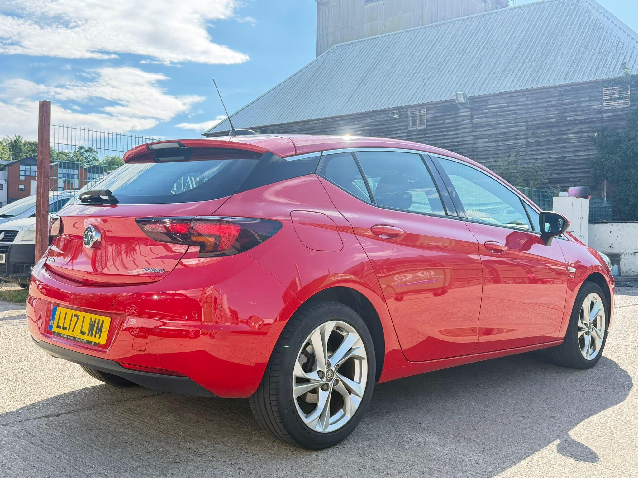 Vauxhall Astra view 3