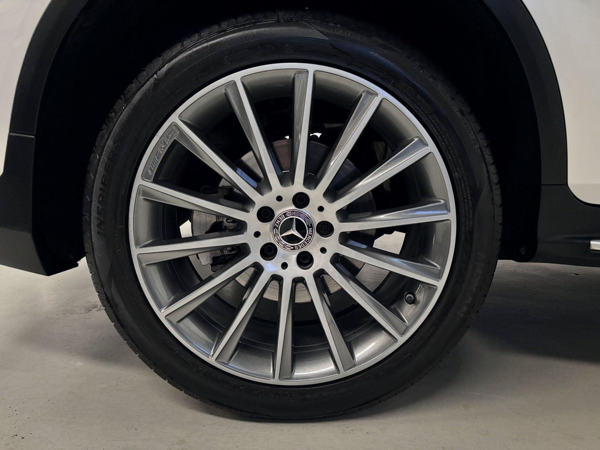Mercedes-Benz GLC view 32