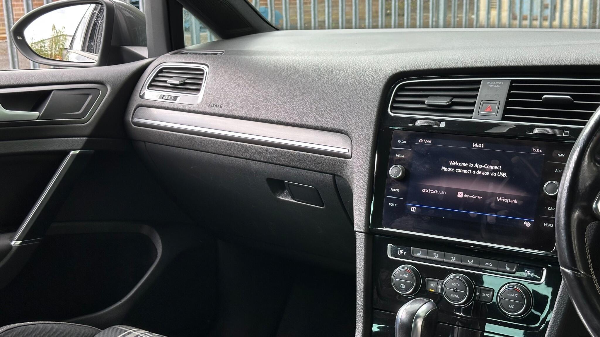 Volkswagen Golf view 26