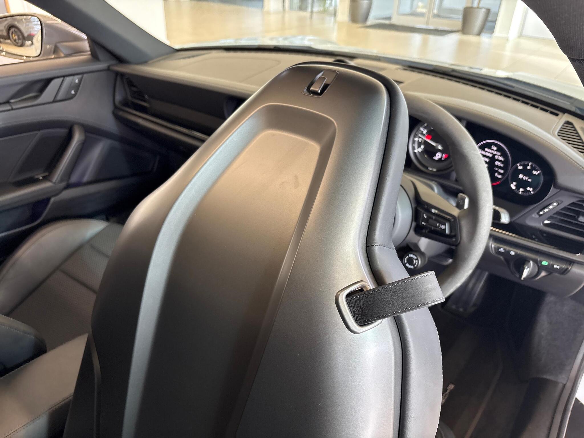 Porsche 911 view 27