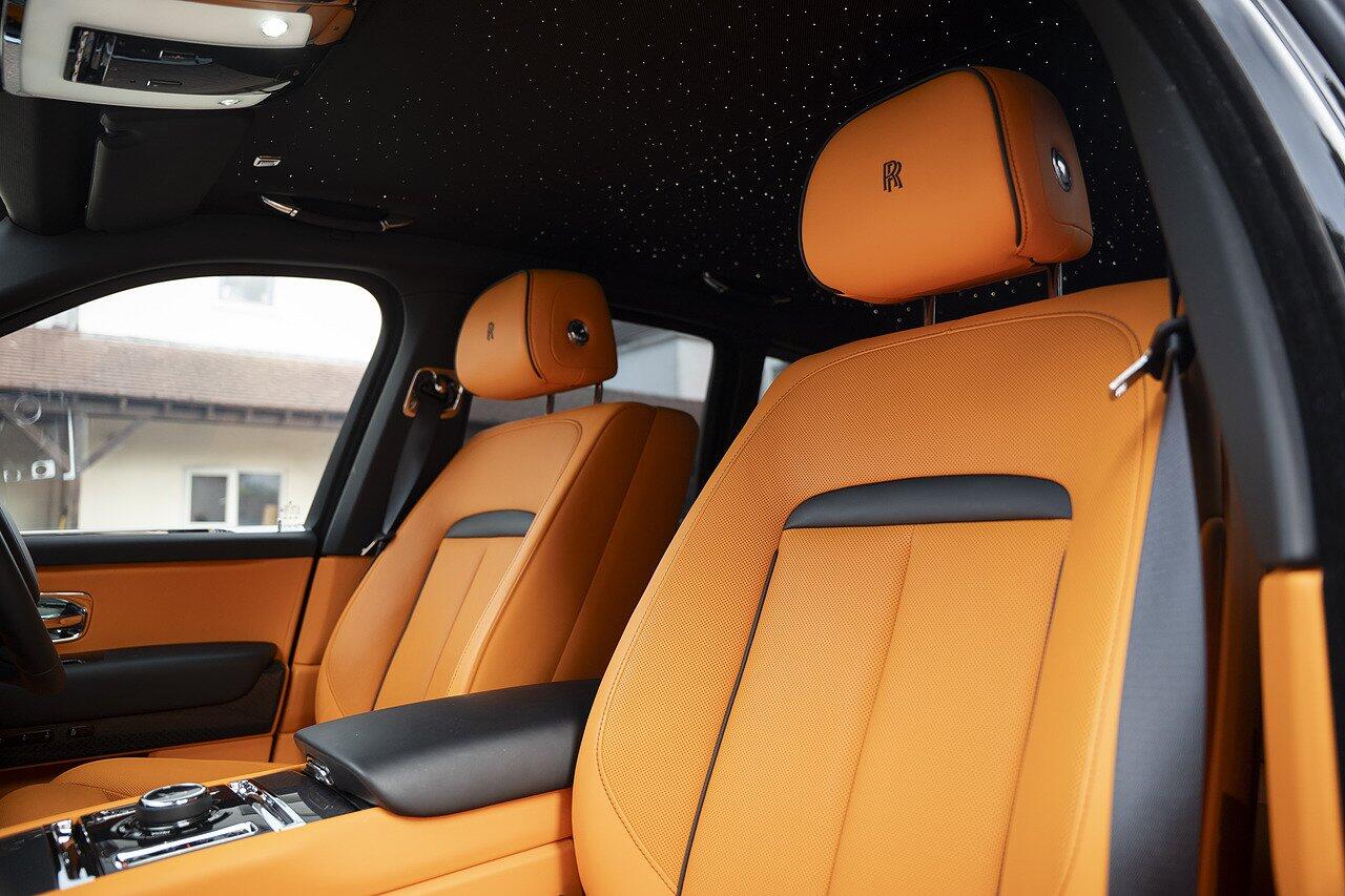Rolls-Royce Cullinan view 12