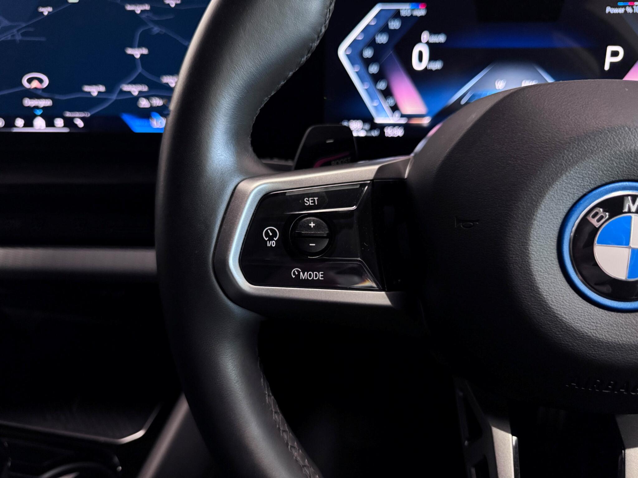 BMW 5 Series view 9