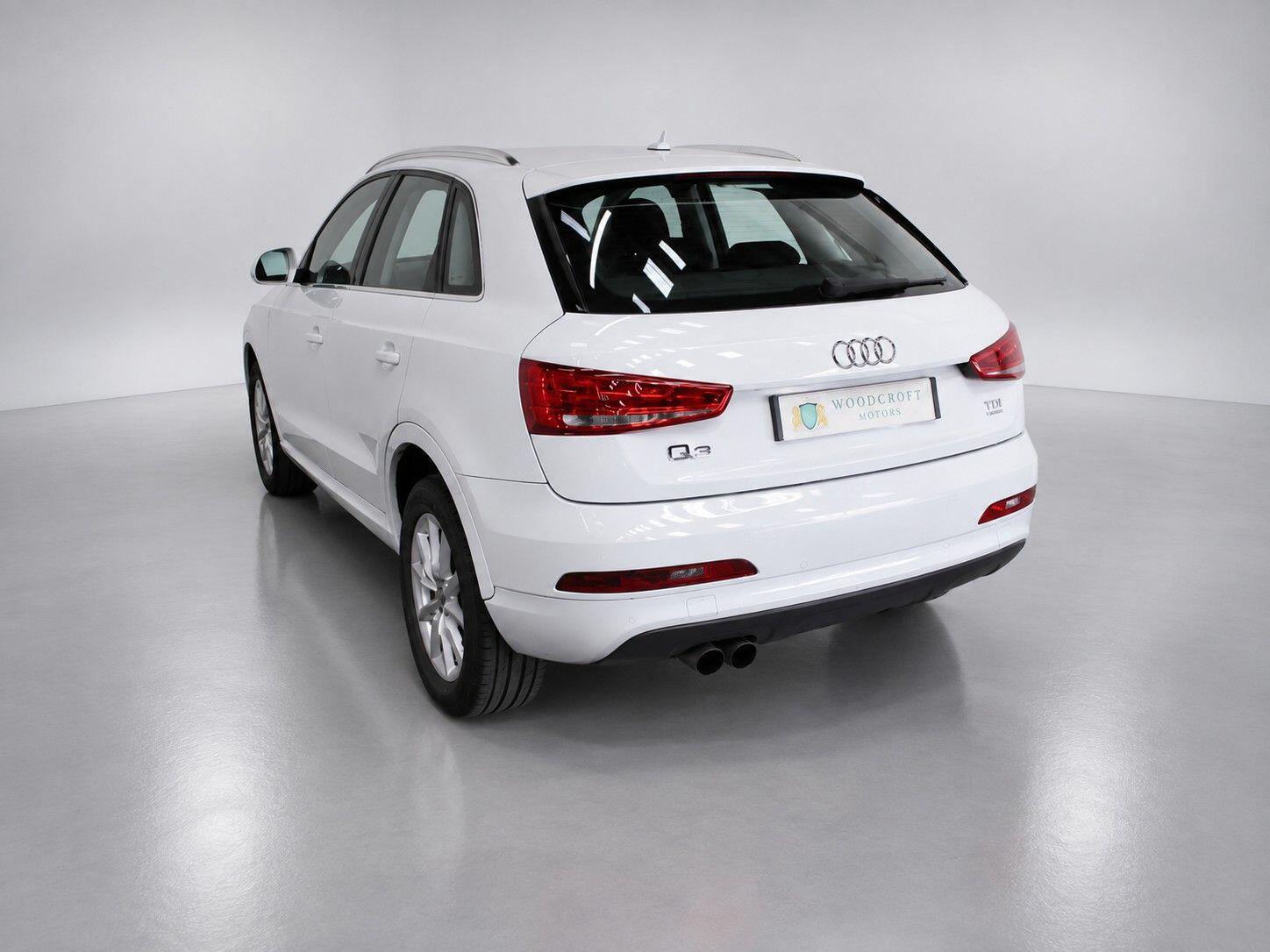 Audi Q3 view 7