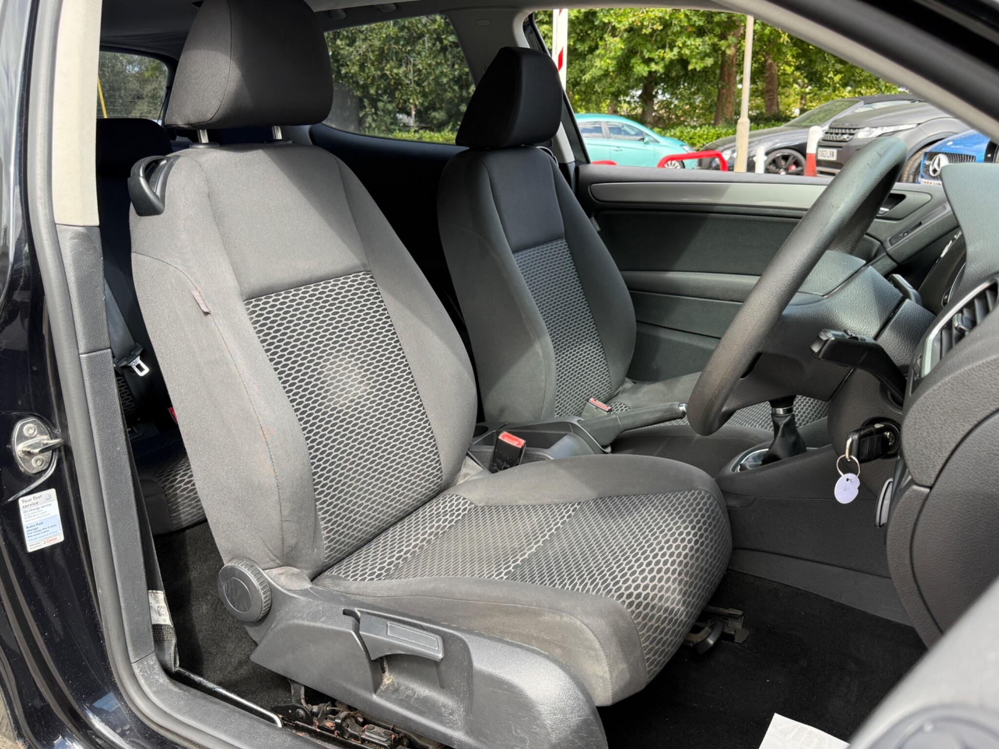 Volkswagen Golf - Image 21