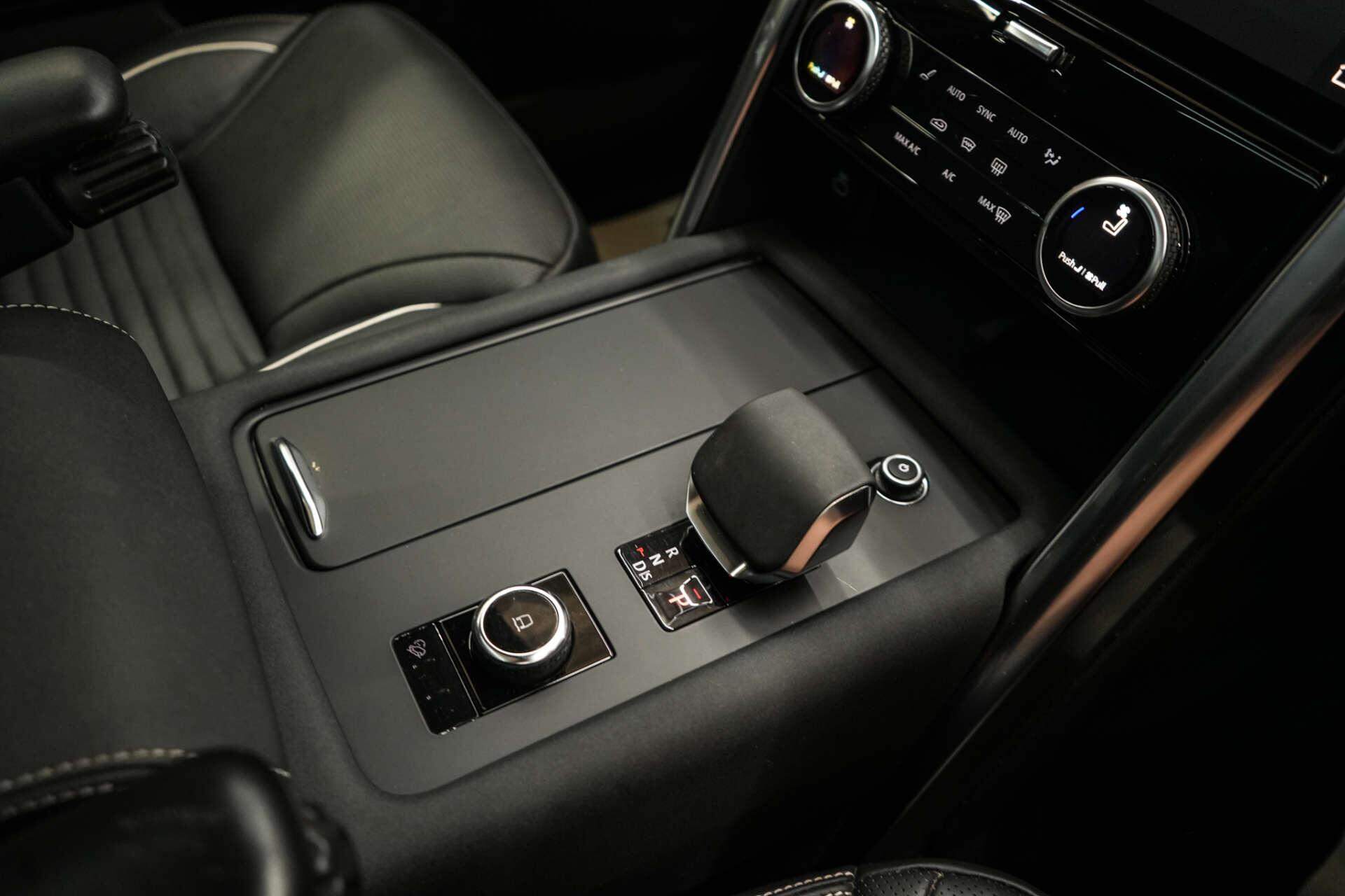 Land Rover Discovery view 40