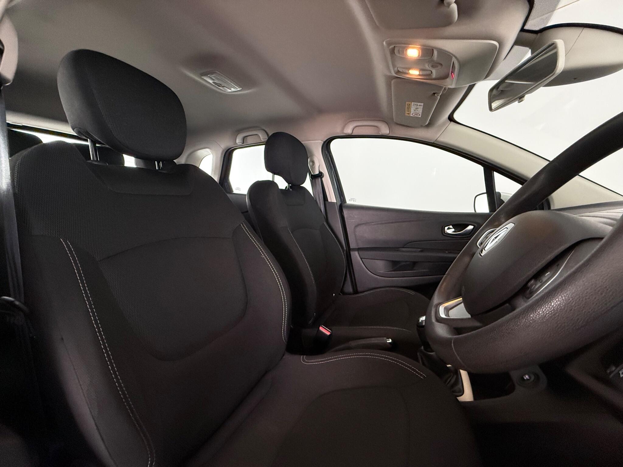 Renault Captur view 27