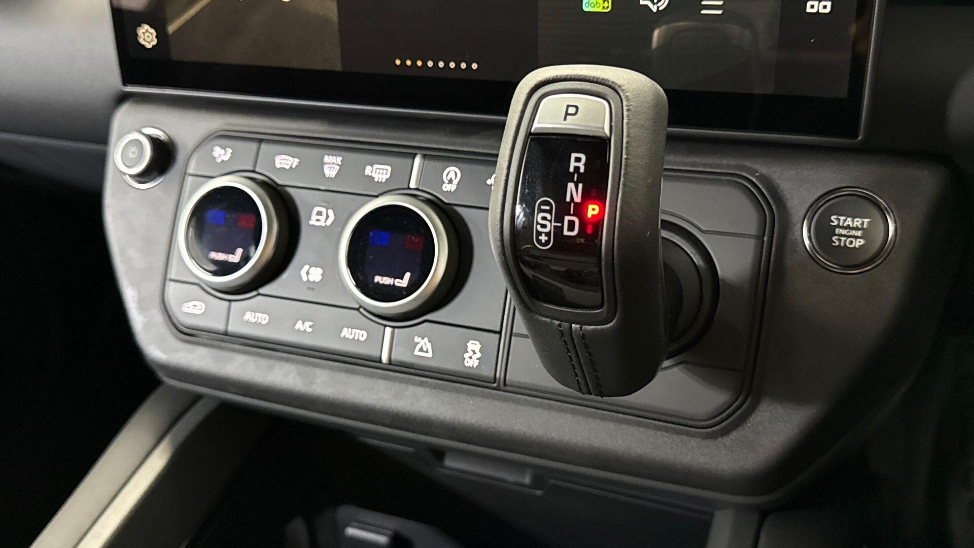 Land Rover Defender view 13