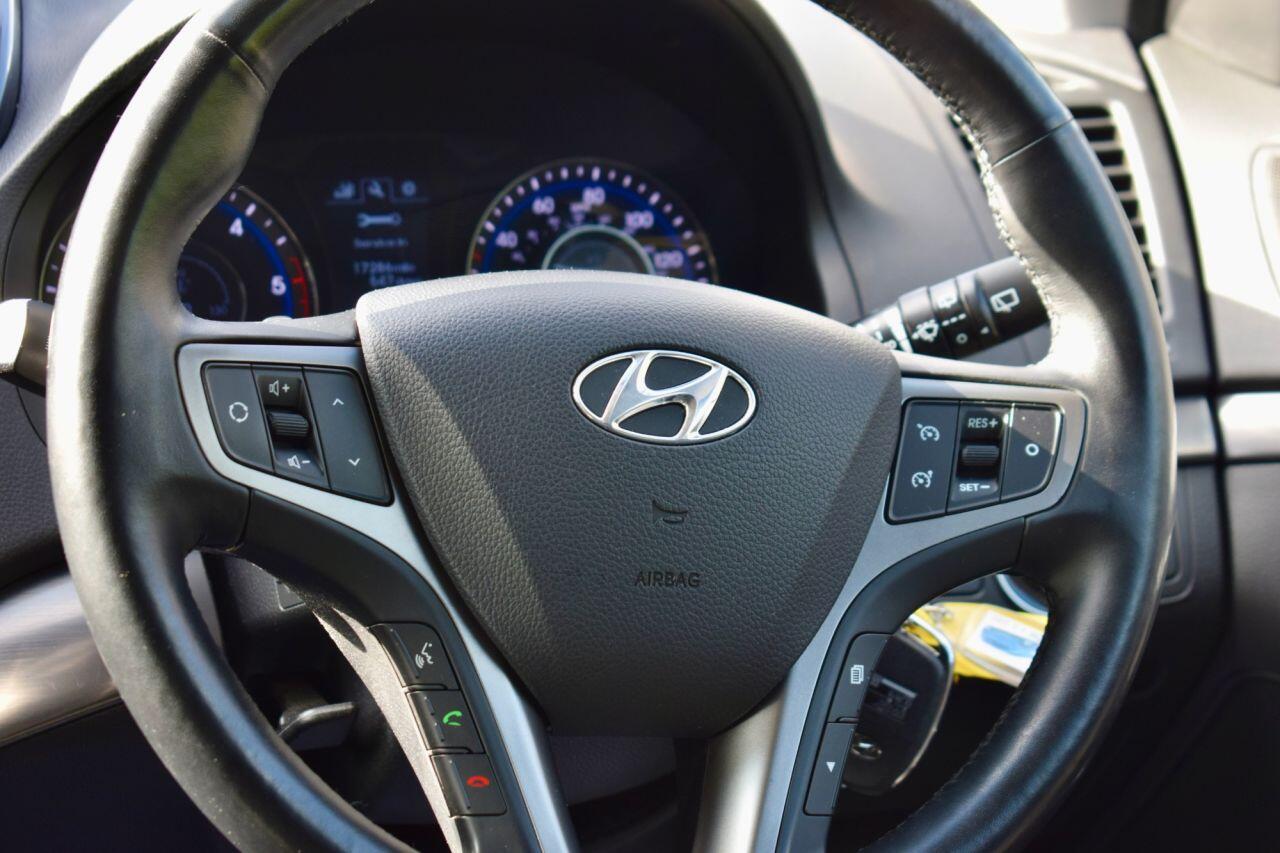 Hyundai i40 view 45