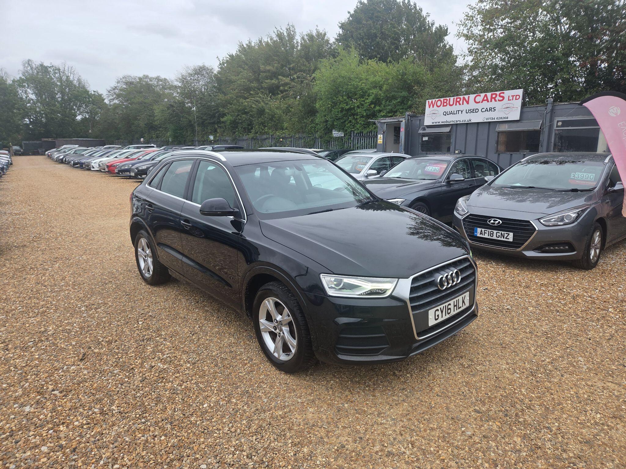 Audi Q3 view 6