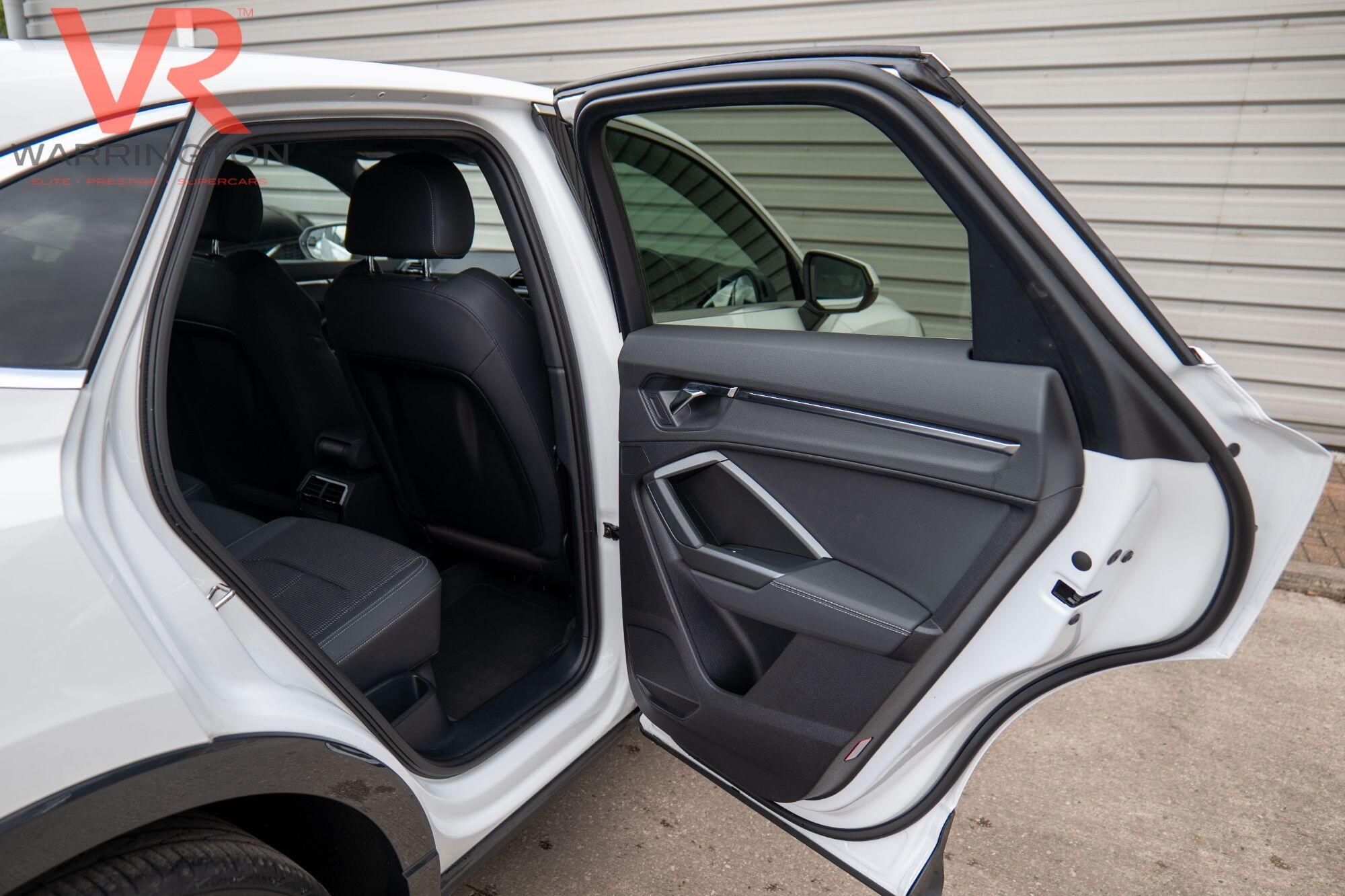 Audi Q3 view 35