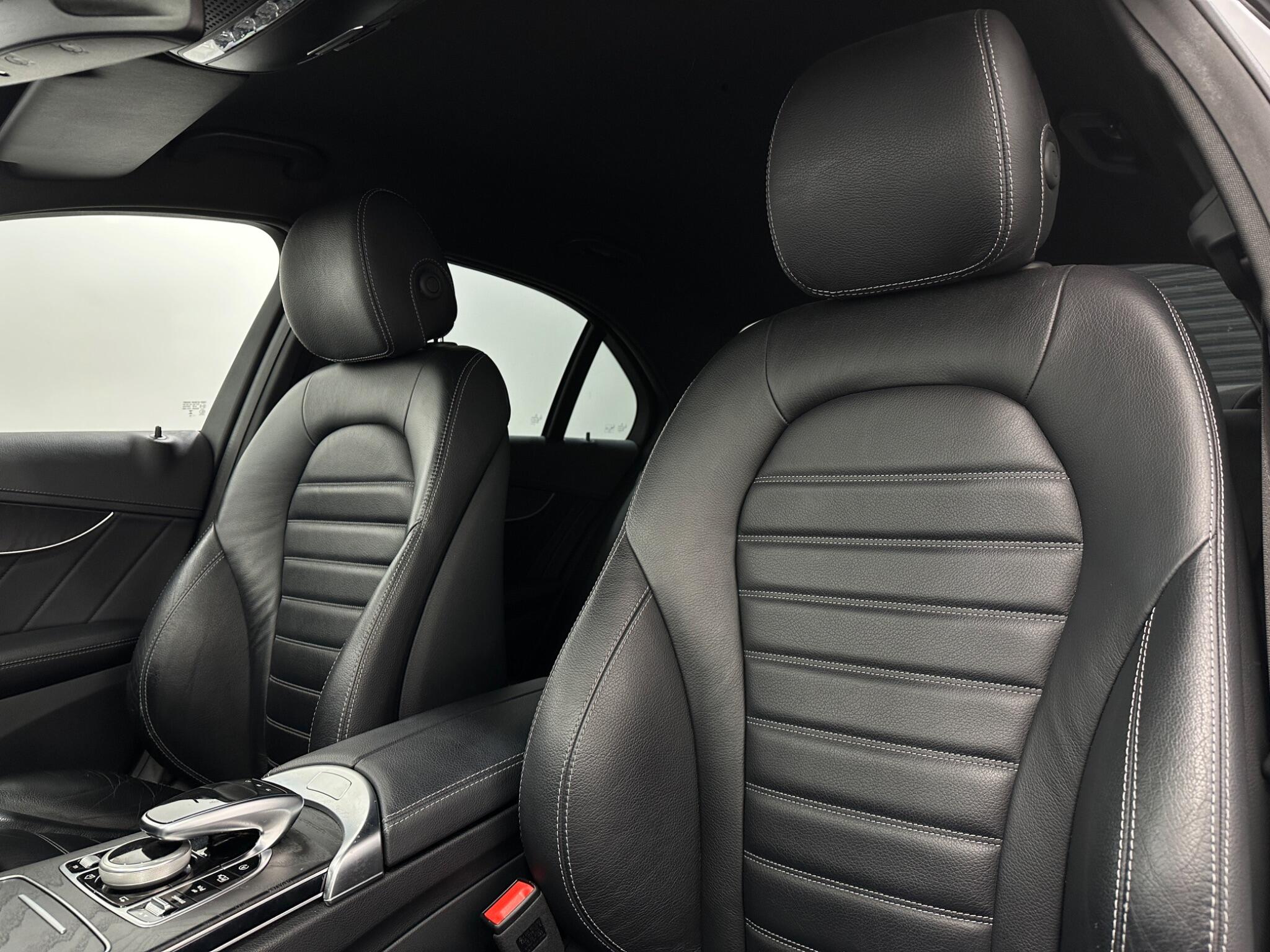 Mercedes-Benz C-Class view 38