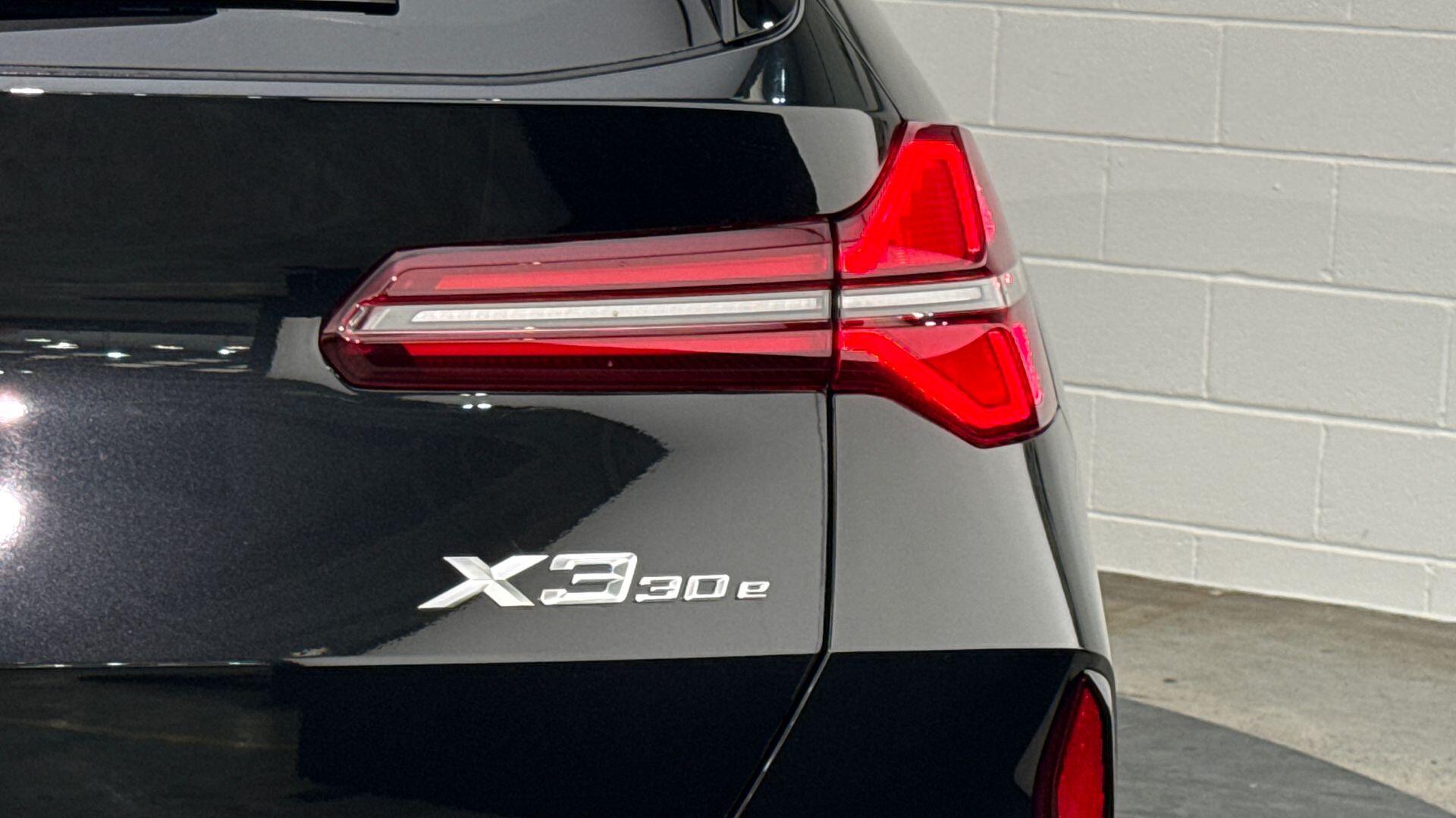 BMW X3 view 21
