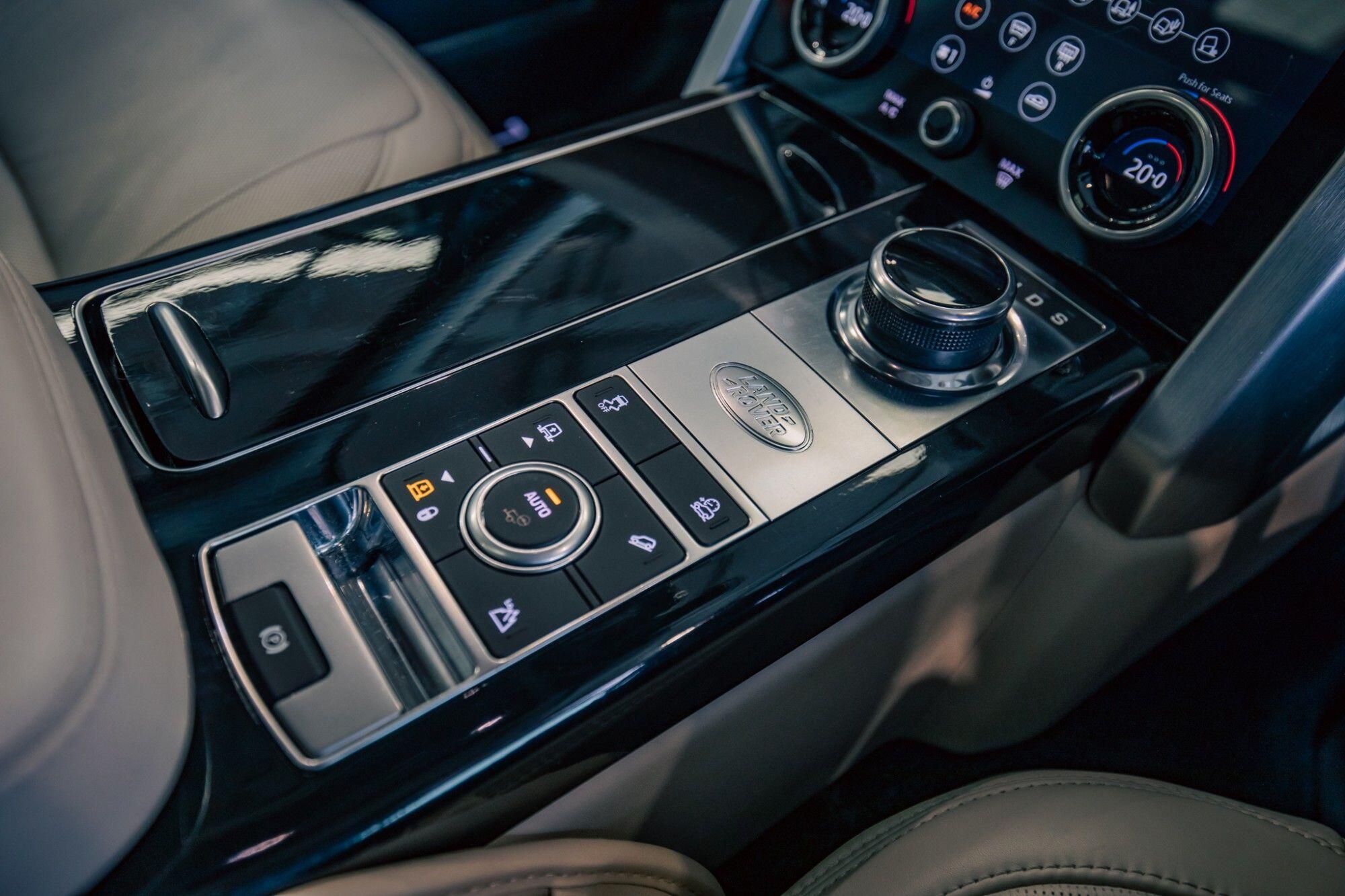 Land Rover Range Rover view 28