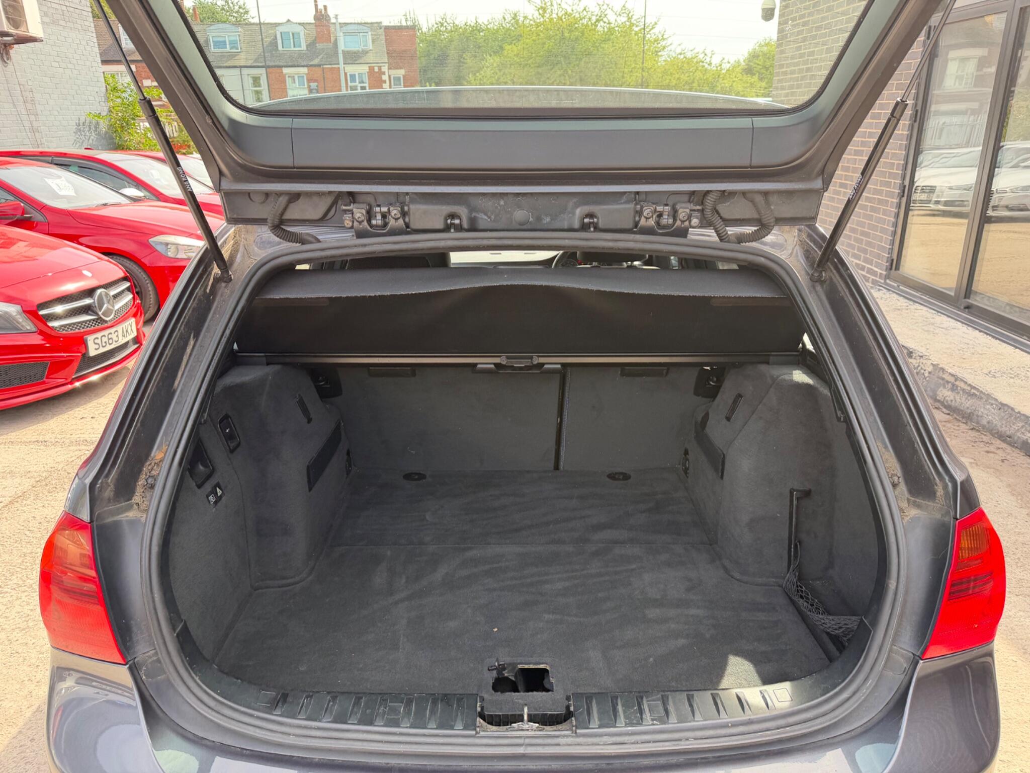 BMW 3 Series view 39