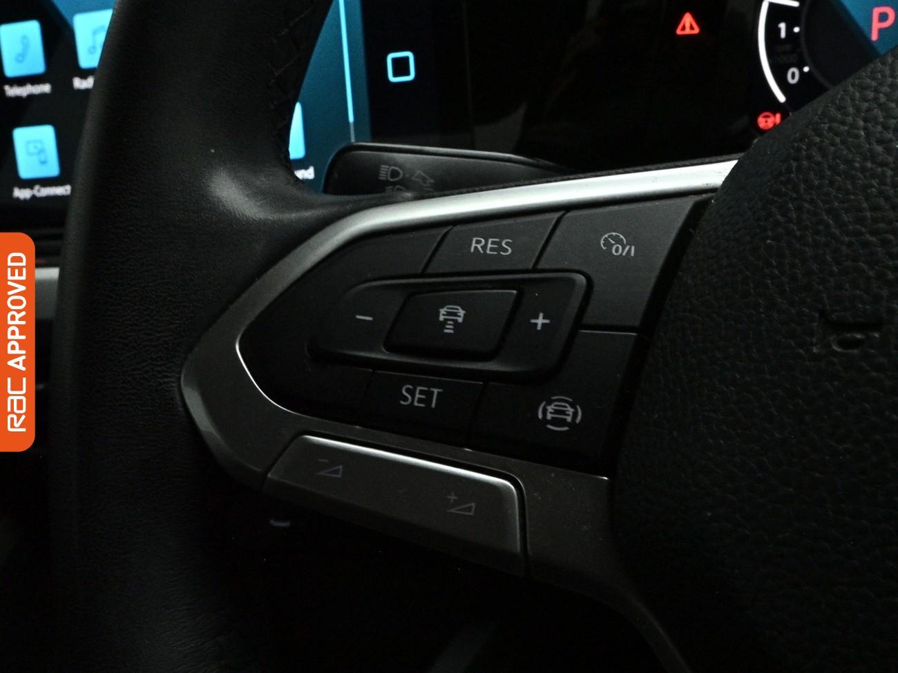 Volkswagen Golf view 21
