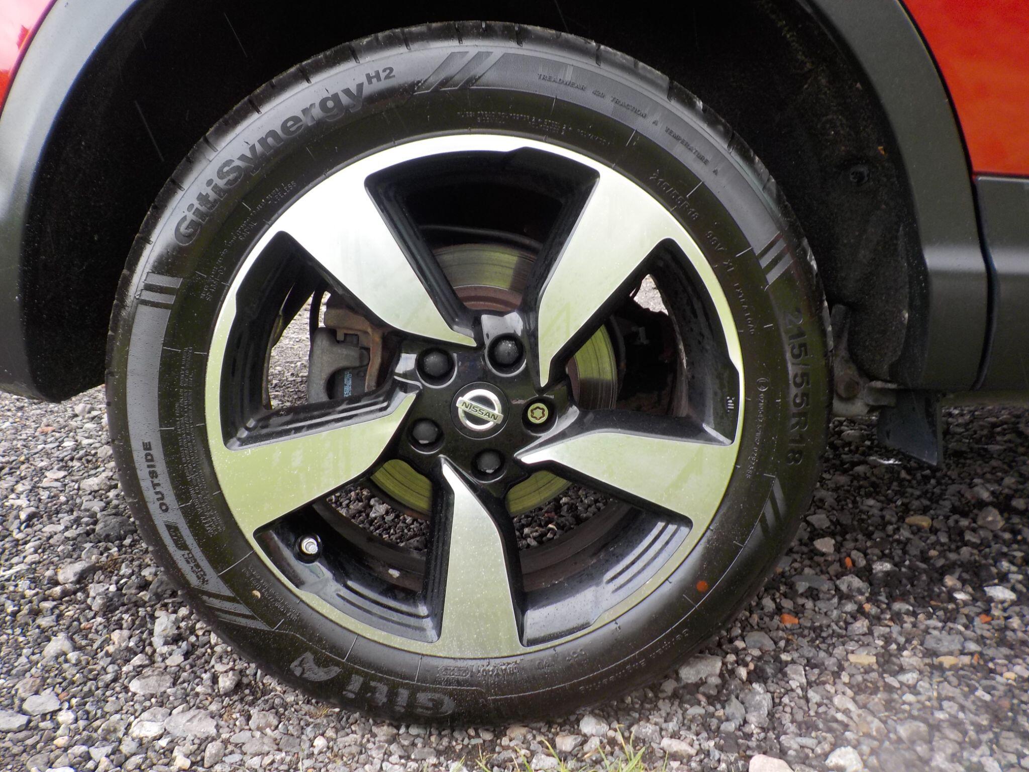 Nissan Qashqai 1.5 dCi n-tec+ 2WD Euro 5 (s/s) 5dr