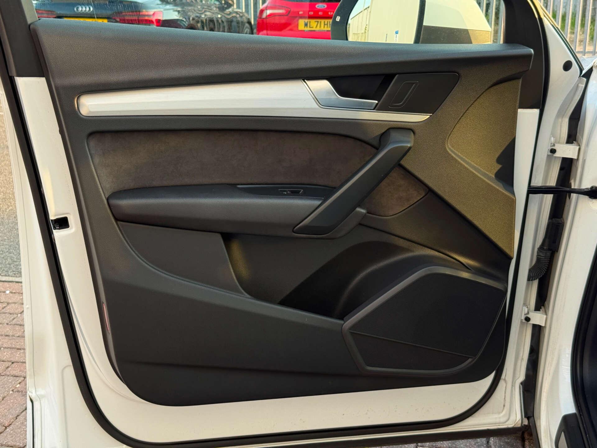 Audi Q5 view 46