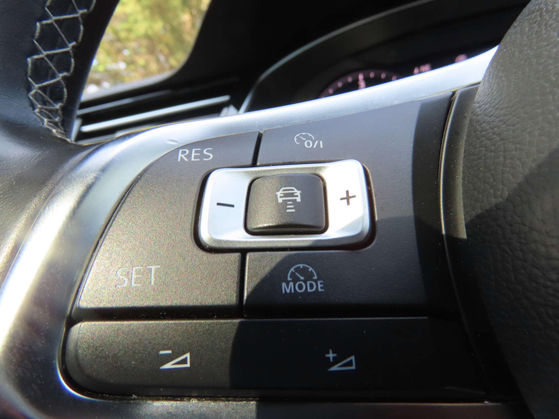 Volkswagen Passat view 12