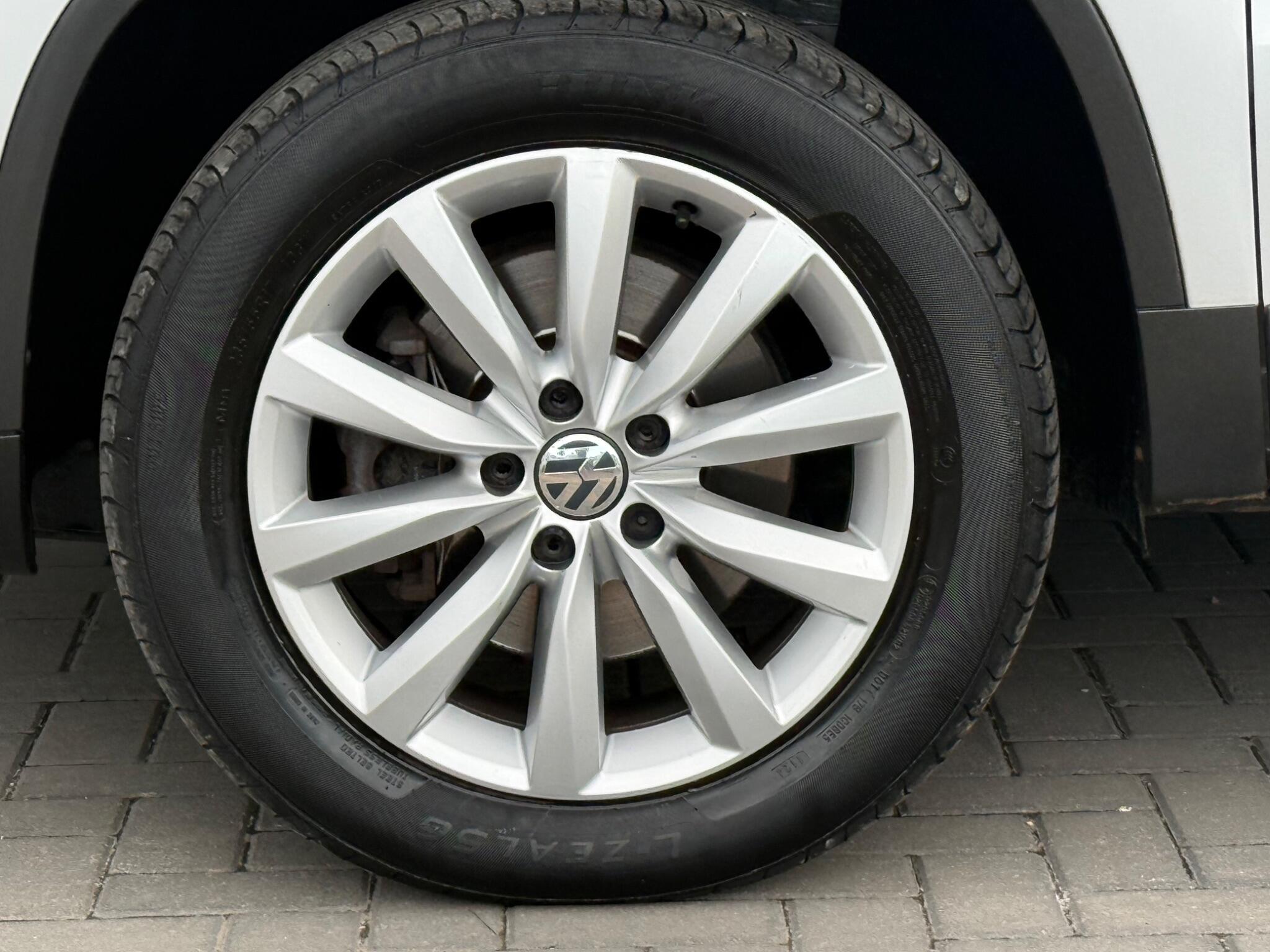 Volkswagen Tiguan view 15